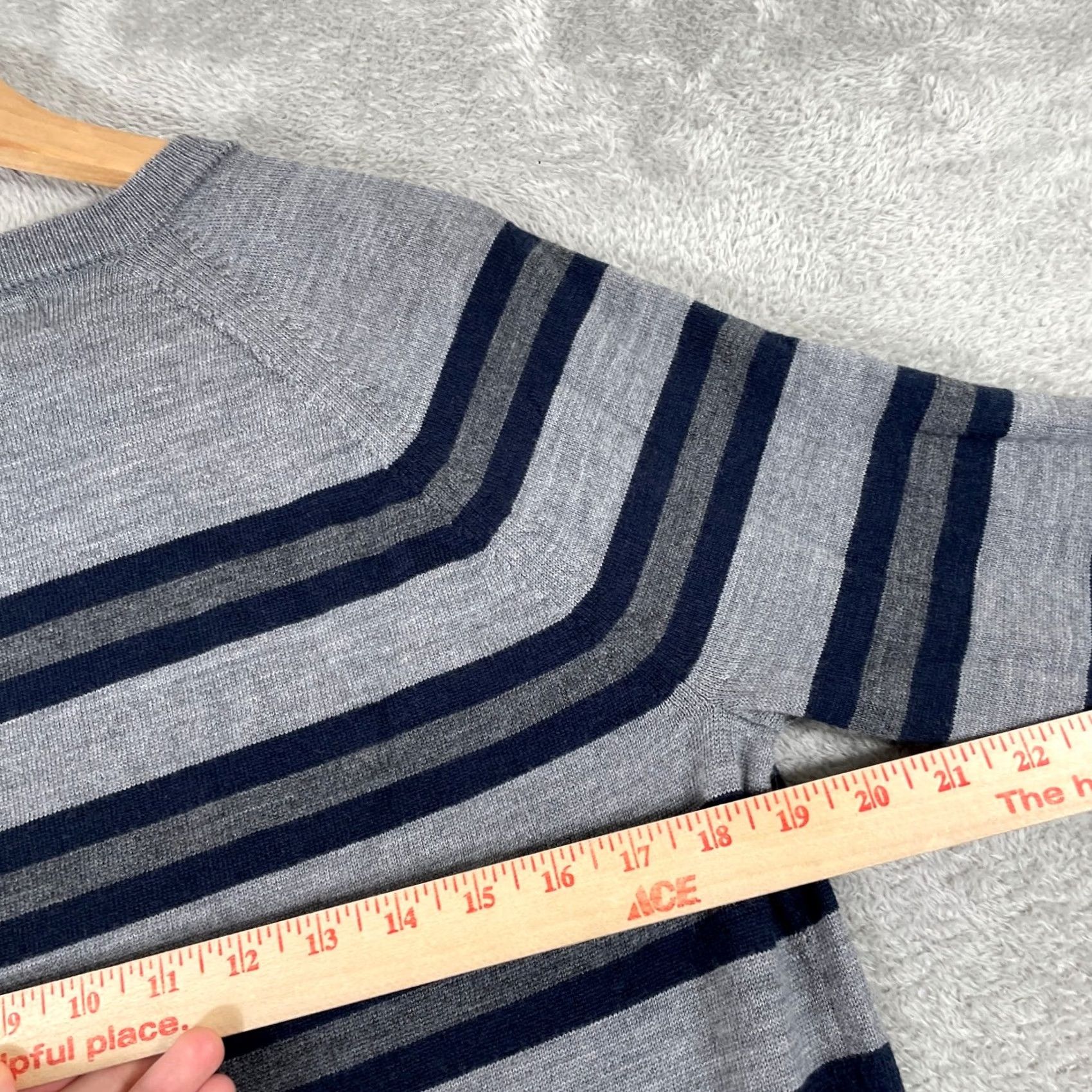 Banana Republic Banana Republic Merino Wool Striped Sweater Mens Medium Gray Navy Crewneck - Size Size US M / EU 48-50 / 2 - 7 Thumbnail