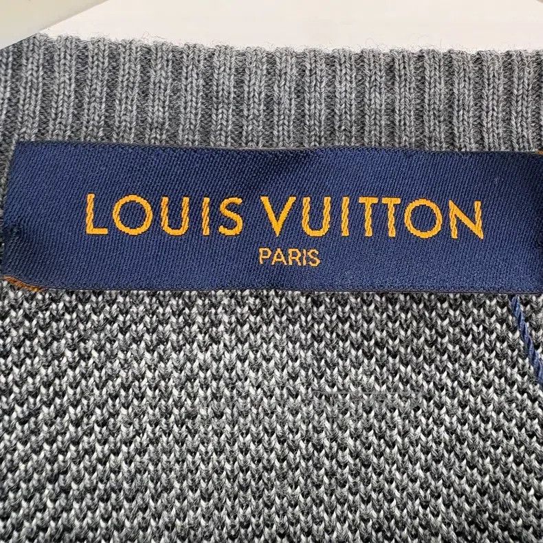 Louis Vuitton Louis Vuitton Portrait logo knitted sweatshirt Size US M / EU 48-50 / 2 - 6 Thumbnail