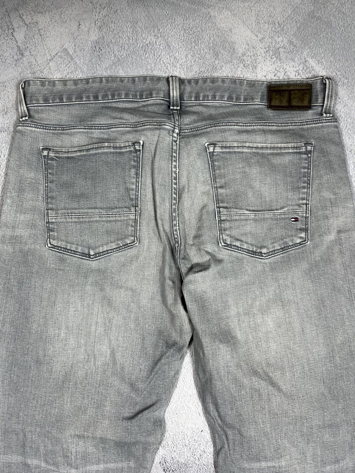 Tommy Hilfiger × Vintage Vintage Y2K Tommy Hilfiger denim jeans size 36 Size US 36 / EU 52 - 6 Thumbnail