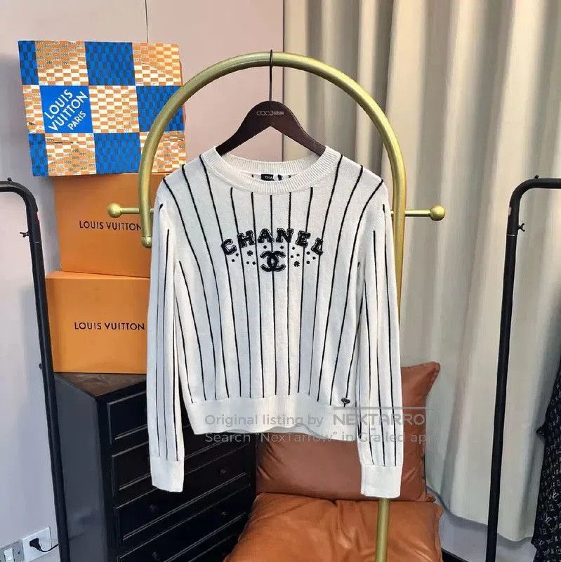 Chanel Chanel Striped White Pullover Sweater . Size M / US 6-8 / IT 42-44 - 1 Thumbnail