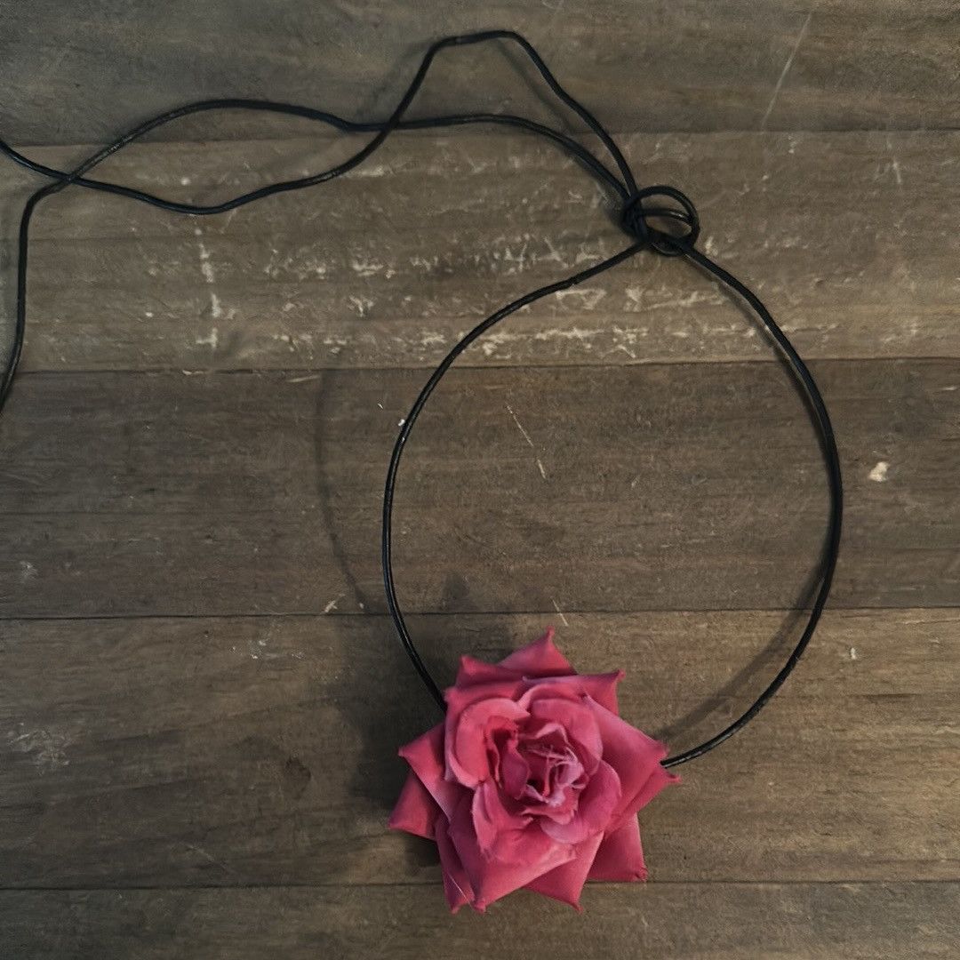 Other Pink silk rose cord choker necklace Size ONE SIZE - 2 Thumbnail