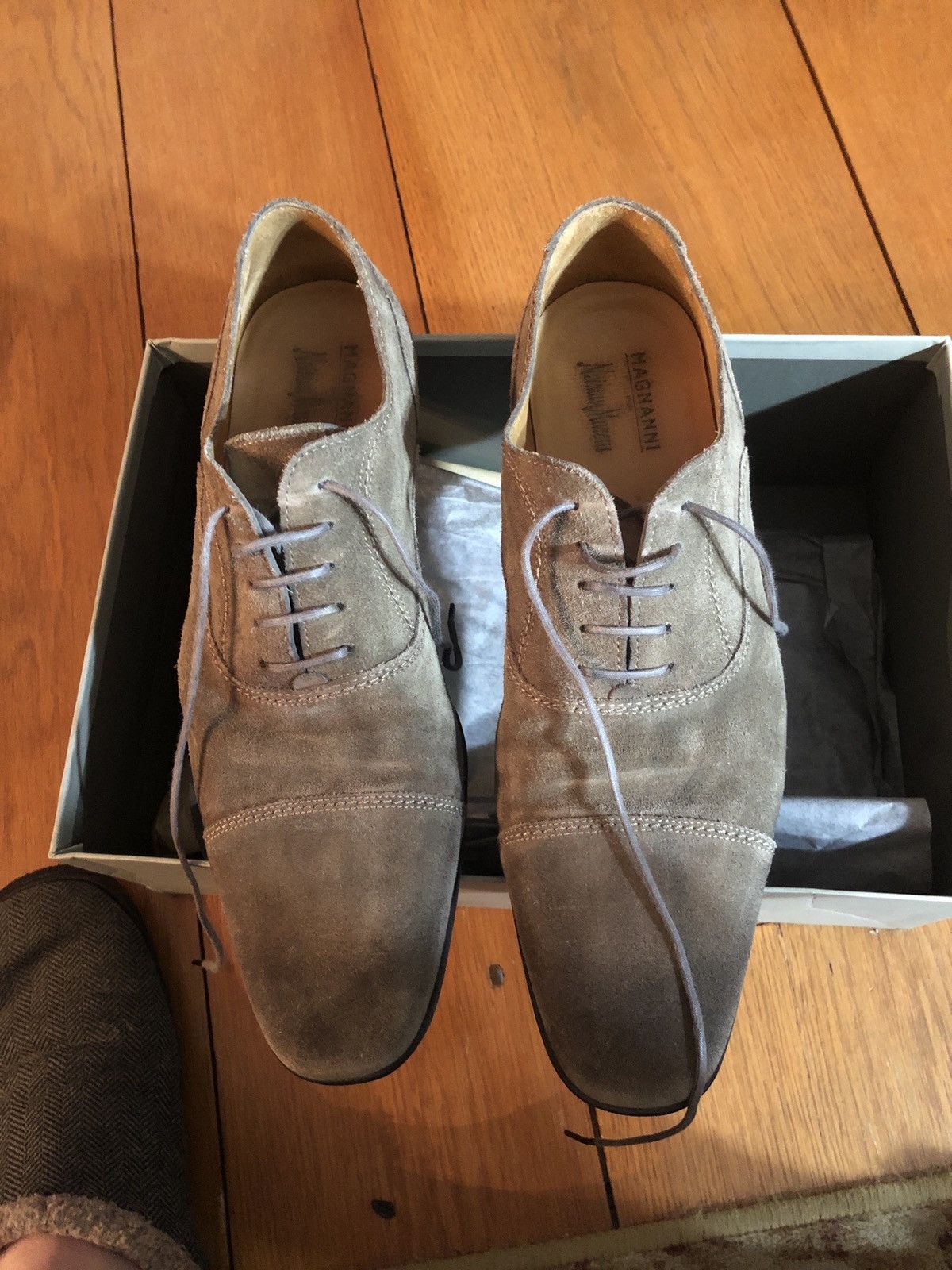 image of Magnanni Olive Suede Tie Oxfords Shoes in Green, Men's (Size 10)