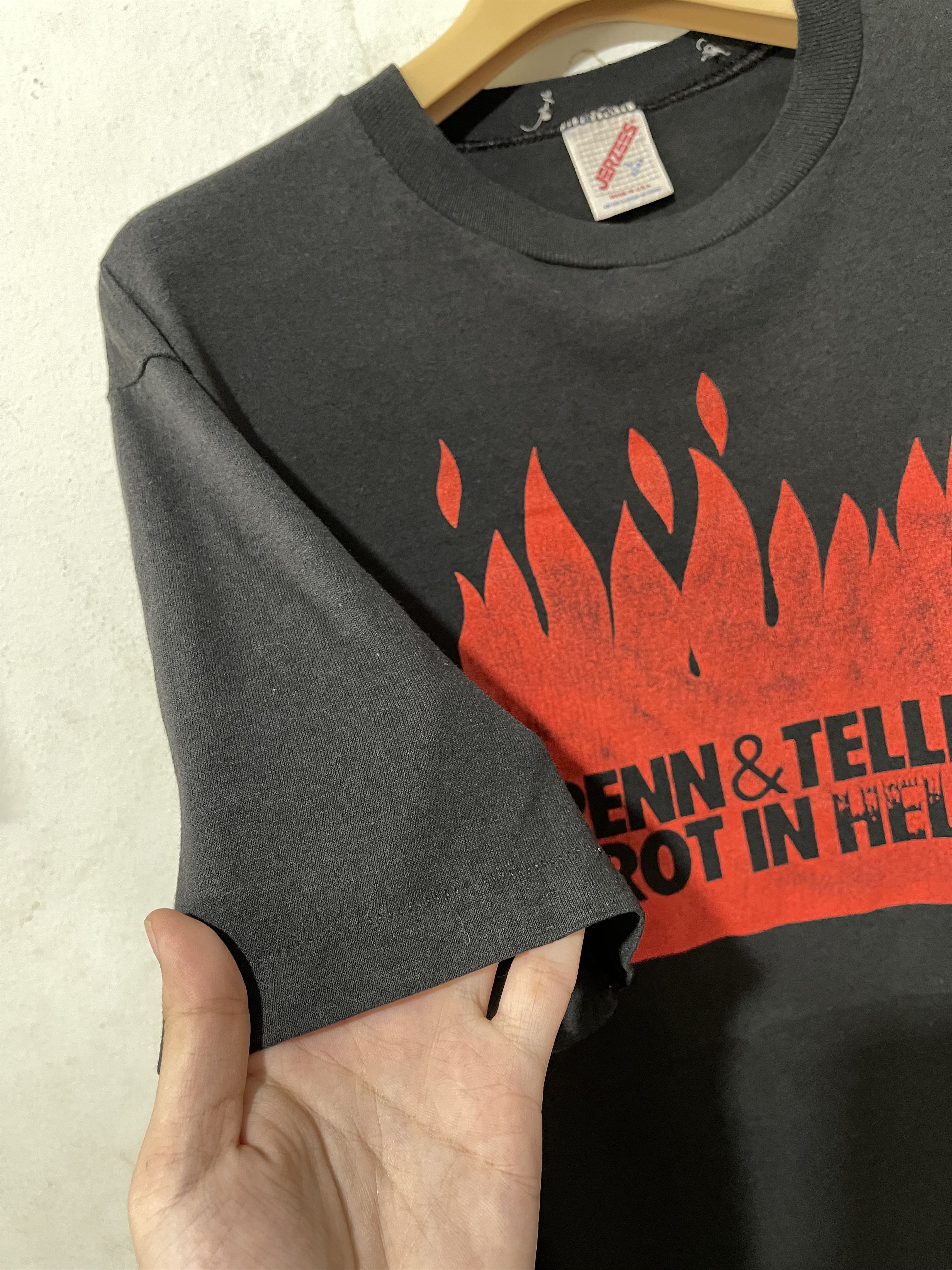 Band Tees × Vintage Vintage 90s Penn & Teller Rot in Hell Shirt Size US L / EU 52-54 / 3 - 4 Thumbnail