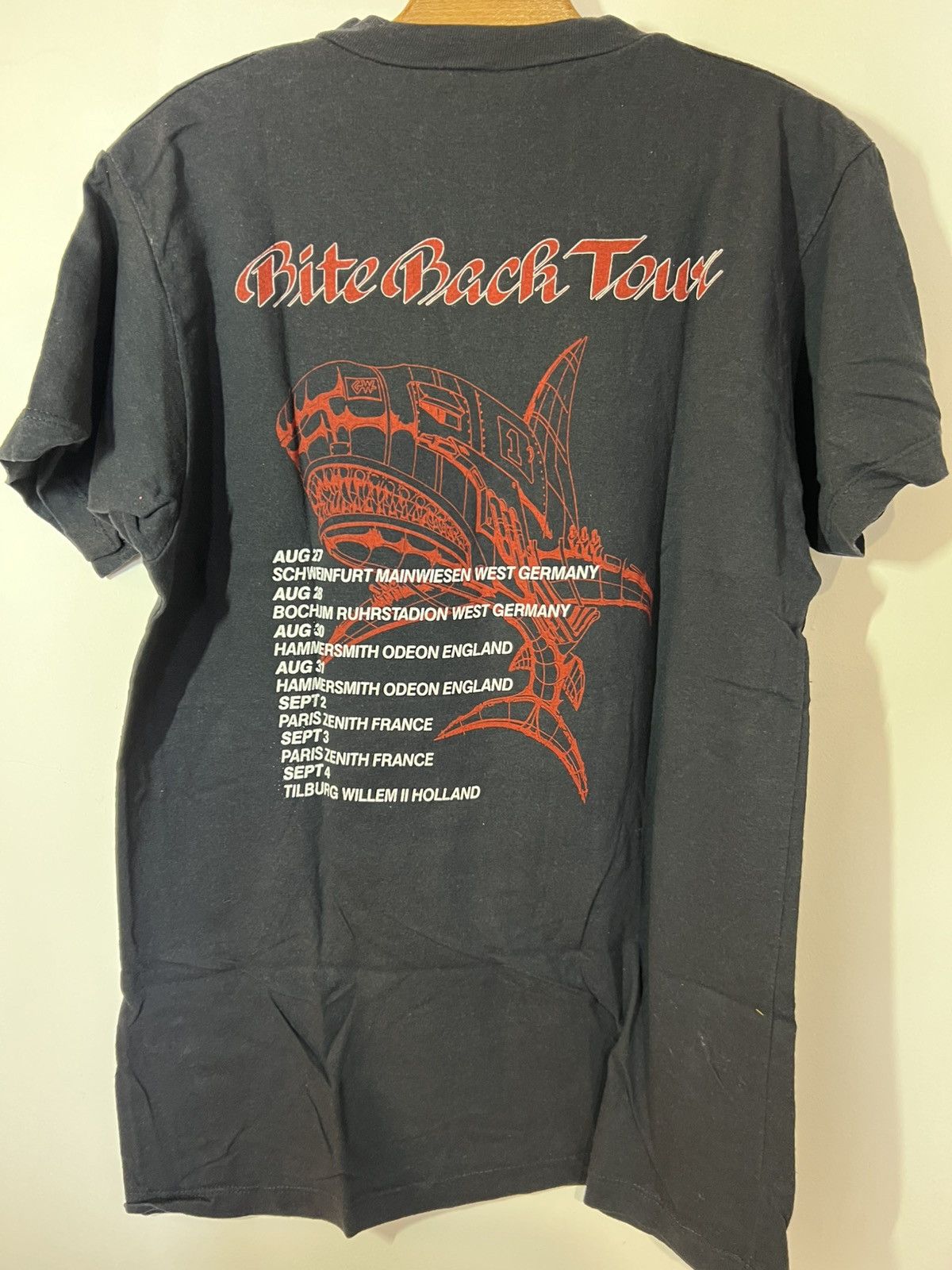 Band Tees Vintage Great white shirt 80s tour shirt fins over Europe Size US L / EU 52-54 / 3 - 4 Thumbnail