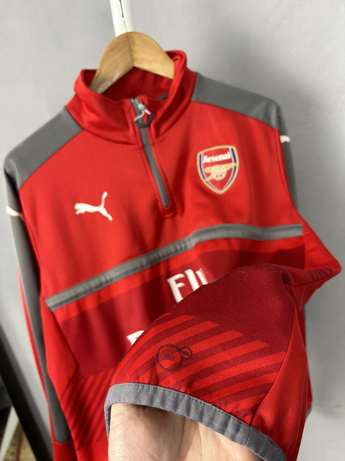 Puma 2016-17 Arsenal Puma 1/4 Zip sweatshirt Size US L / EU 52-54 / 3 - 5 Thumbnail