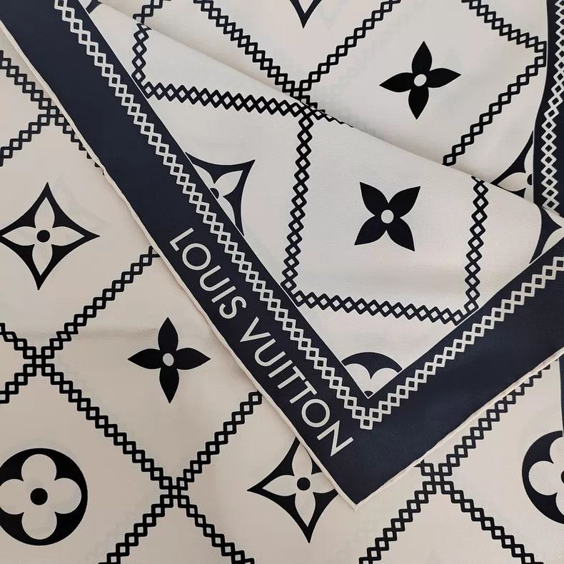 Louis Vuitton Louis Vuitton Beige rhombus print square towel Size ONE SIZE - 4 Thumbnail