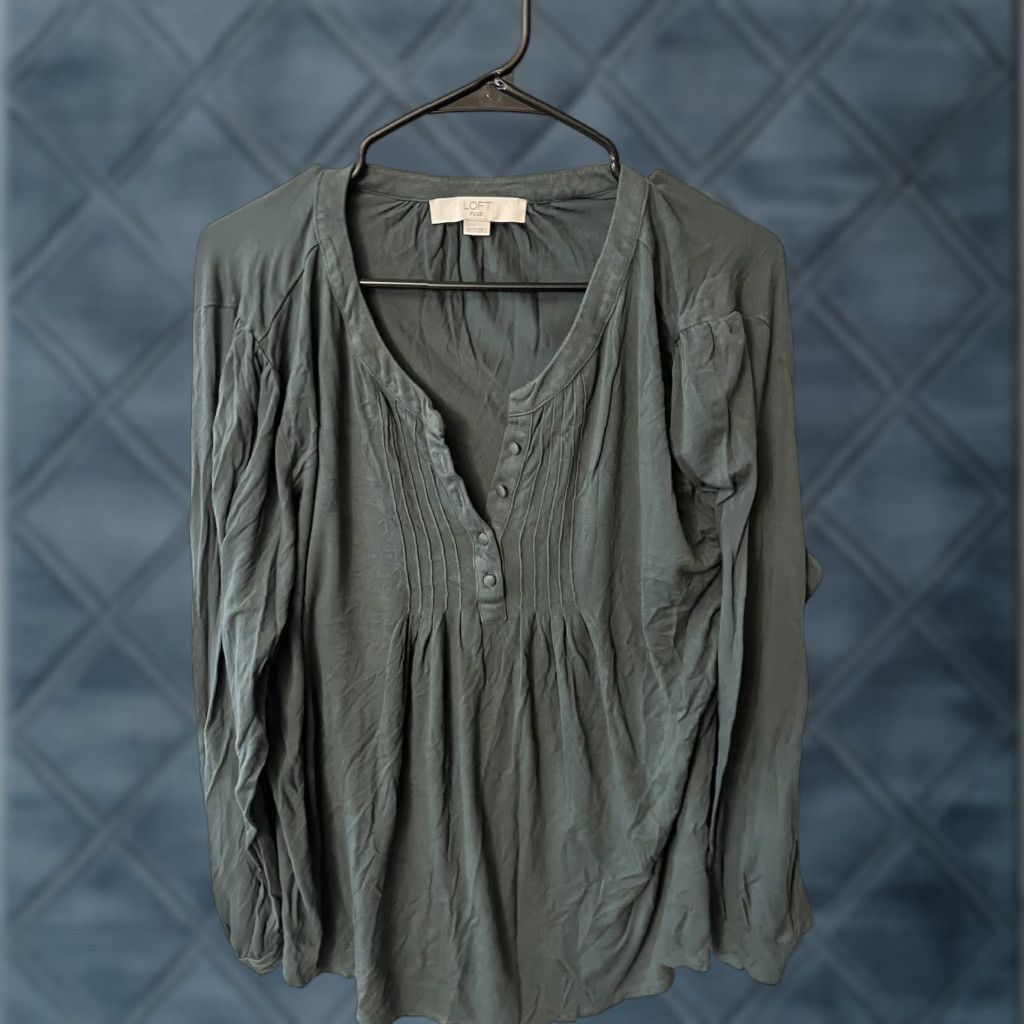 Ann Taylor VINTAGE Ann Taylor LOFT Womens Henley Blouse Top Plus 20/22 Long Sleeve Green Cotton Rayon Casual Workwear Size 3XL / US 20-22 - 1 Thumbnail