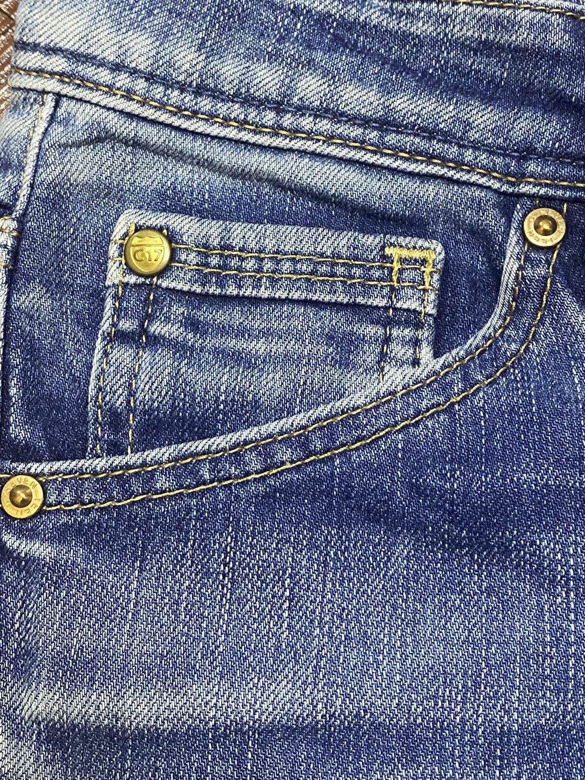 Japanese Brand Vintage C17 Gold Button Blue Faded Wash Flare Jeans Size US 27 - 12 Thumbnail