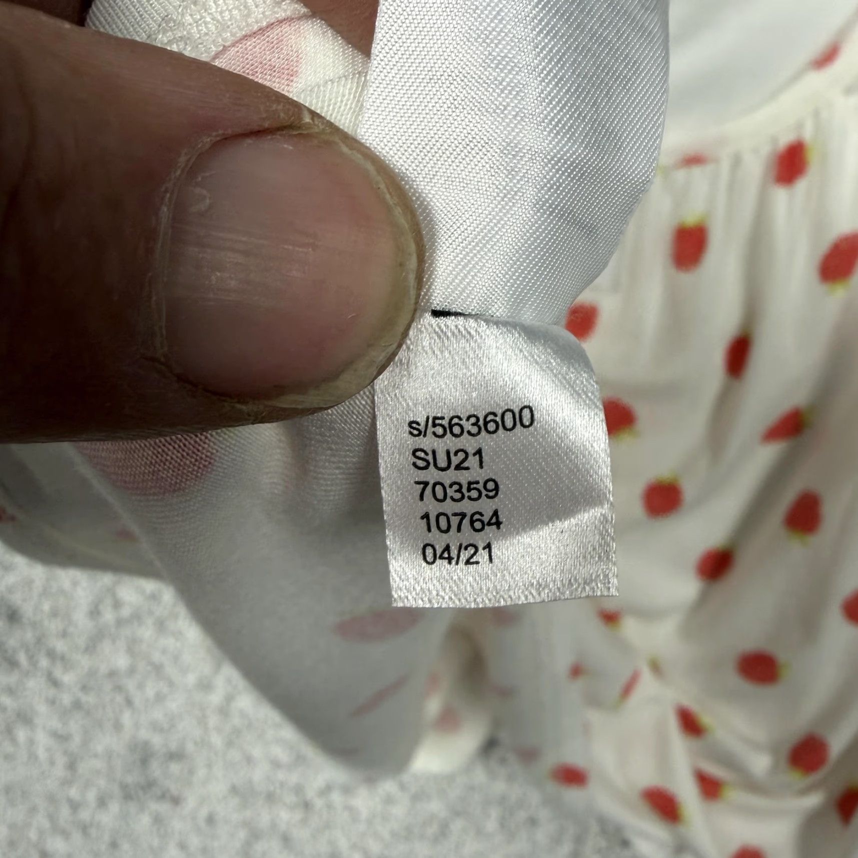 Loft LOFT Outlet Sleep Cami Pajama Top Women M White Strawberry Print Coquette Cottagecore Kawaii Nature Graphic Print Size M / US 6-8 / IT 42-44 - 7 Thumbnail