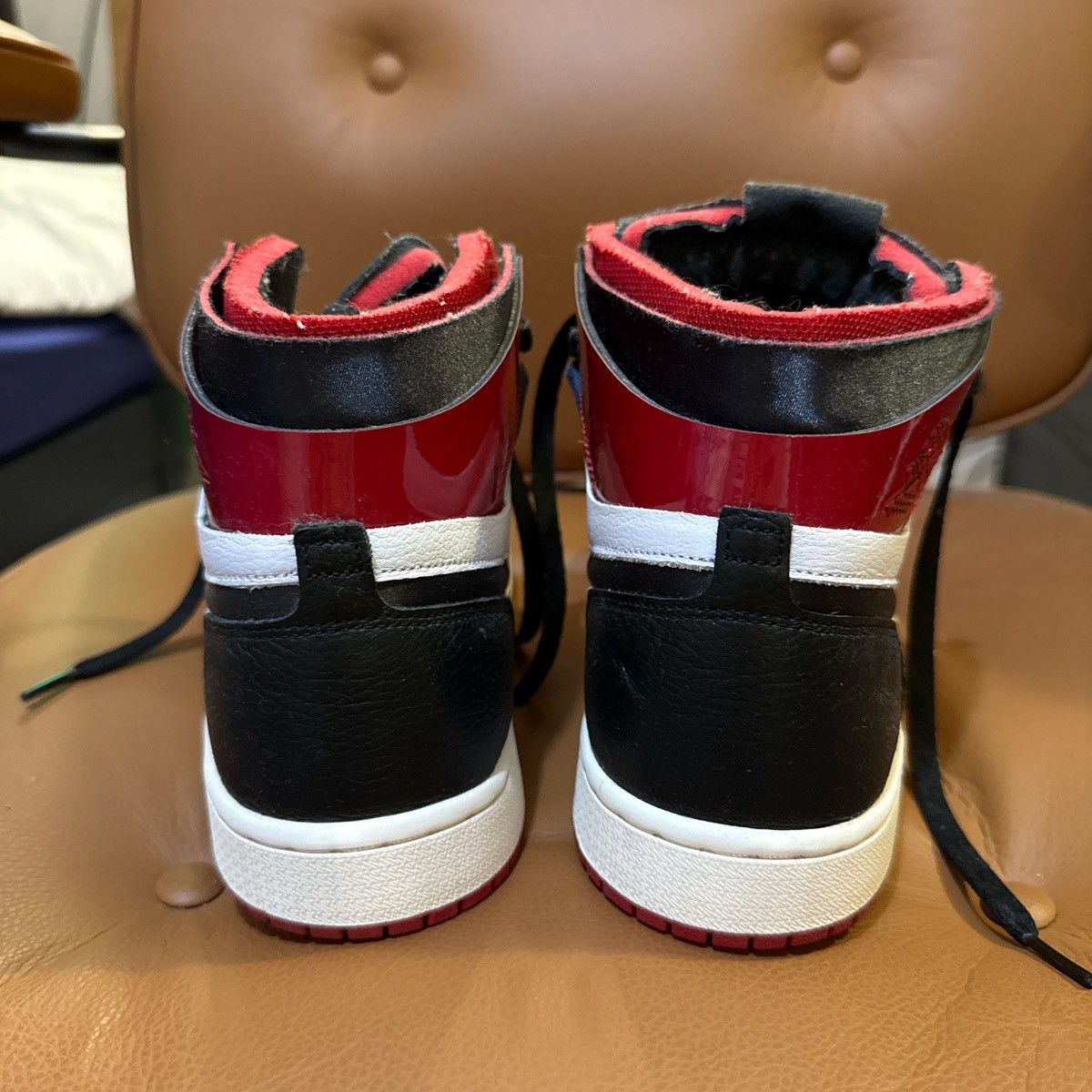 Nike Nike Air Jordan 1 high red trainers Size US 6 / EU 39 - 2 Thumbnail