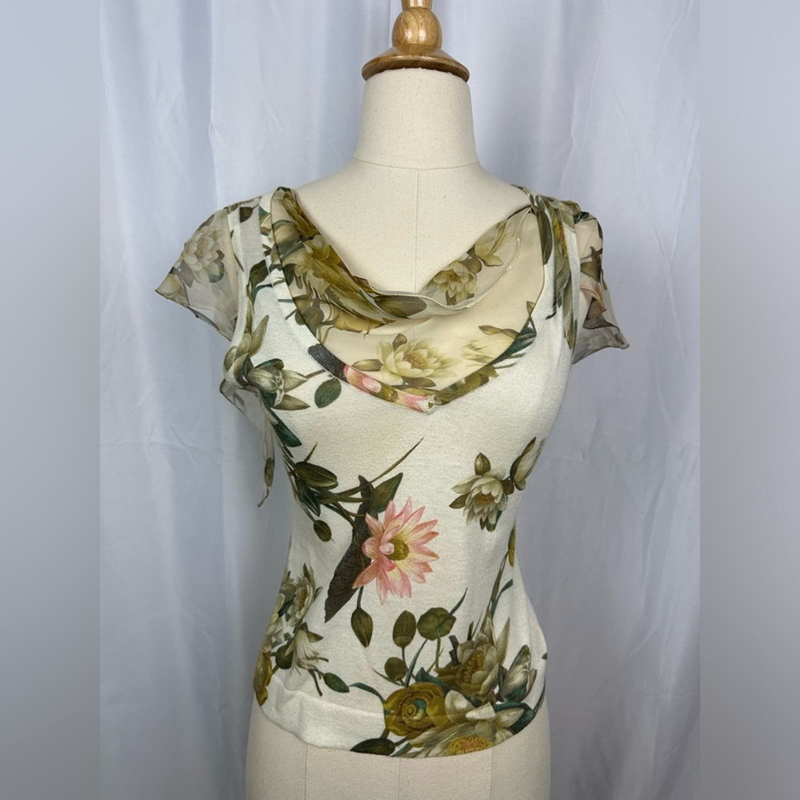 image of Genuine Vintage Christian Dior Floral Knit Top Size 4 in White, Women's