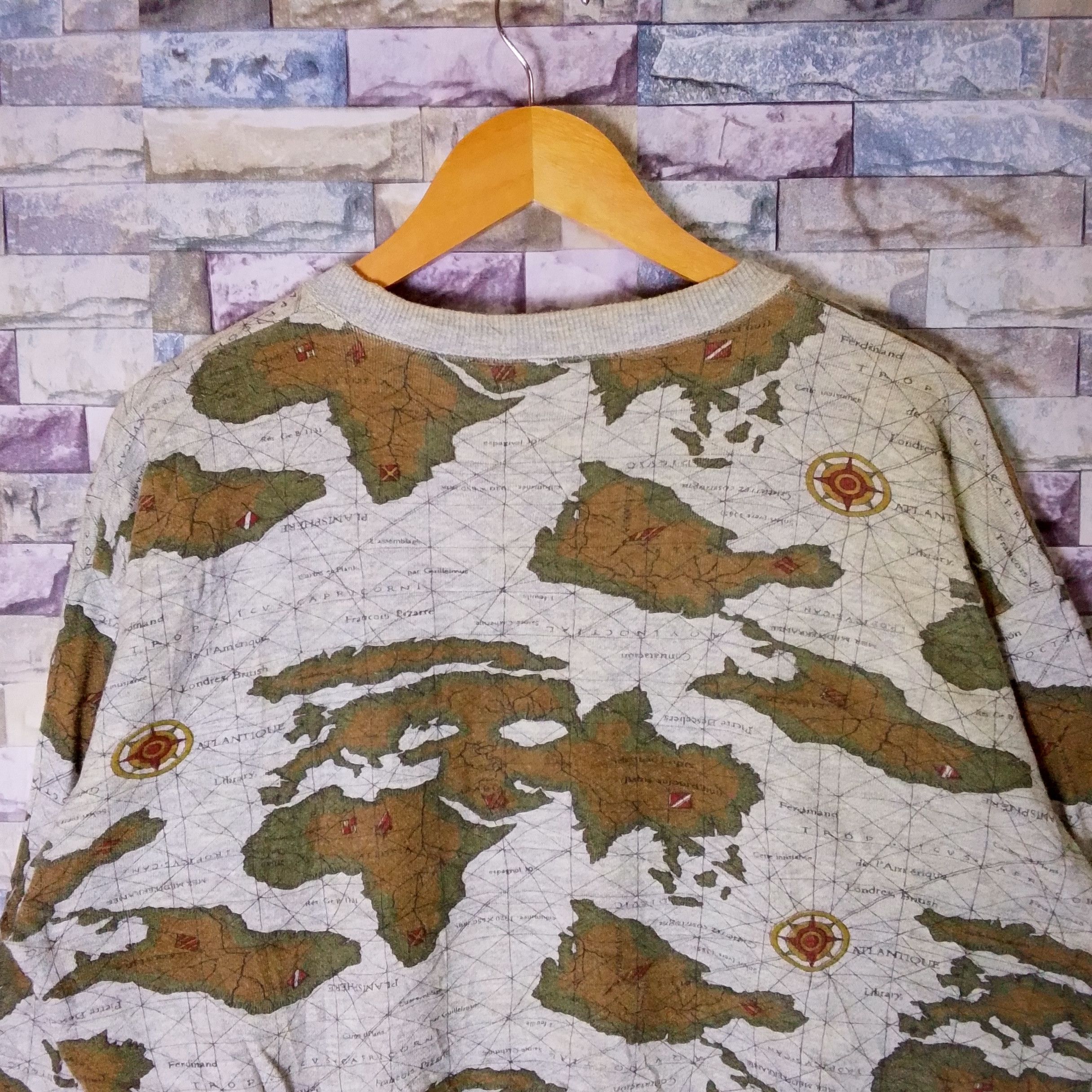 Vintage Vintage Map Boxy Sweatshirt Size US S / EU 44-46 / 1 - 5 Thumbnail