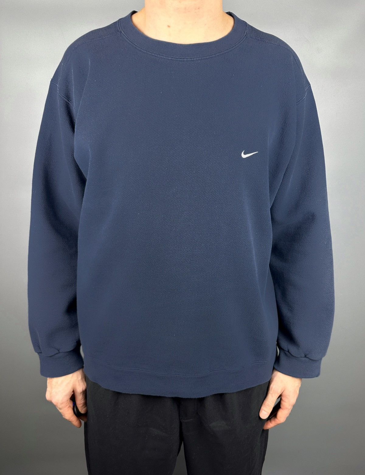 Nike 90s Vintage Nike Mini Swoosh Logo Sweatshirt Crewneck Size US L / EU 52-54 / 3 - 11 Thumbnail