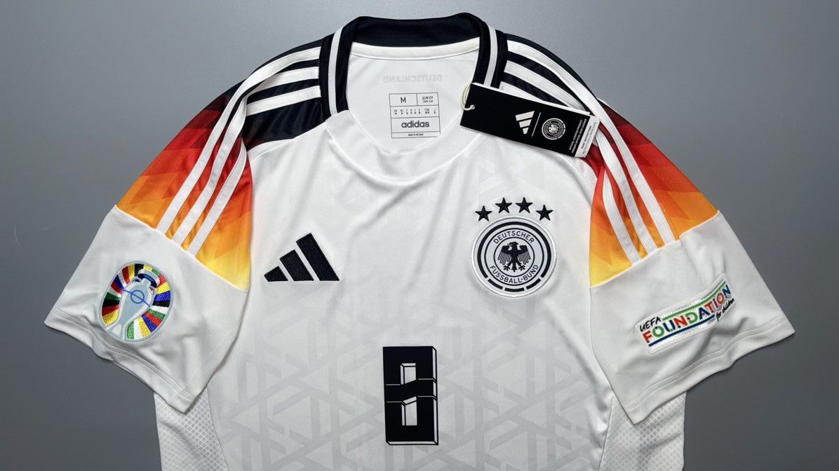 Adidas × Vintage NWT GERMANY ADIDAS 2024 EURO FOOTBALL HOME JERSEY #8 KROOS Size US M / EU 48-50 / 2 - 3 Thumbnail