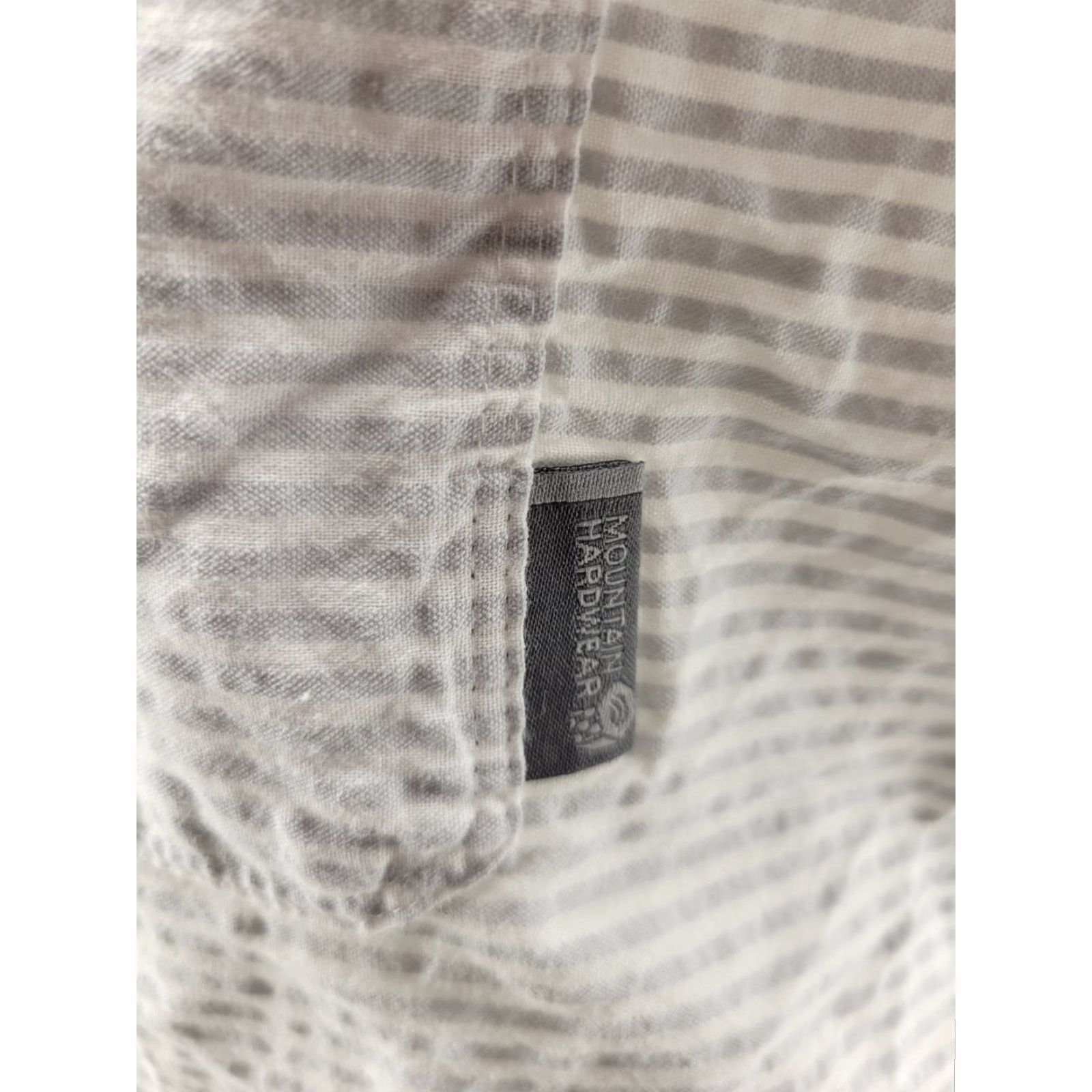 Mountain Hardwear Mountain Hardwear Shirt Mens Large White Gray Stripes Short Sleeve Button Front Size US L / EU 52-54 / 3 - 4 Thumbnail