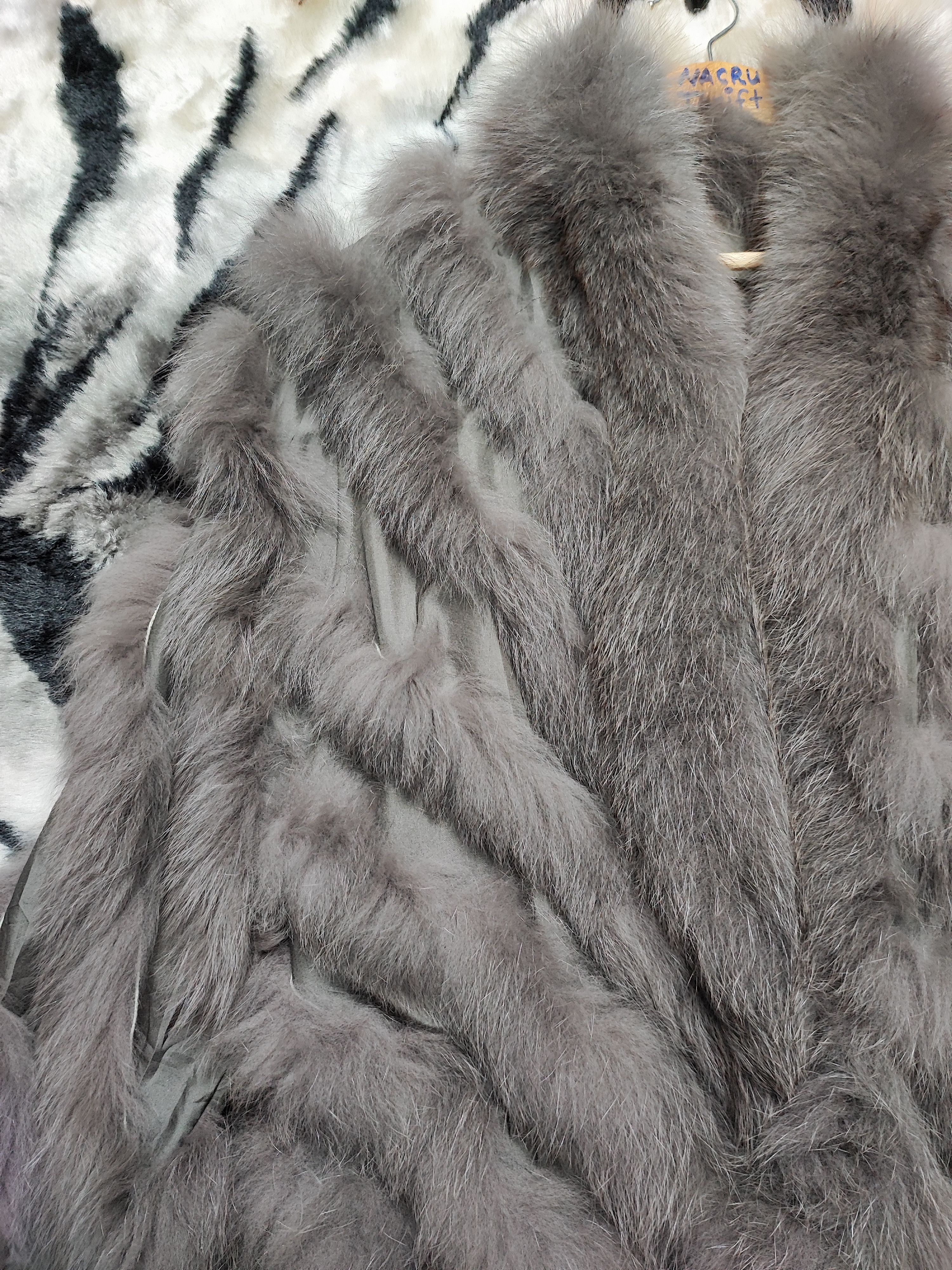 Le Grande Bleu (L.G.B.) Vintage Real Fur Bondage Coat Ravissant Size L / US 10 / IT 46 - 8 Thumbnail