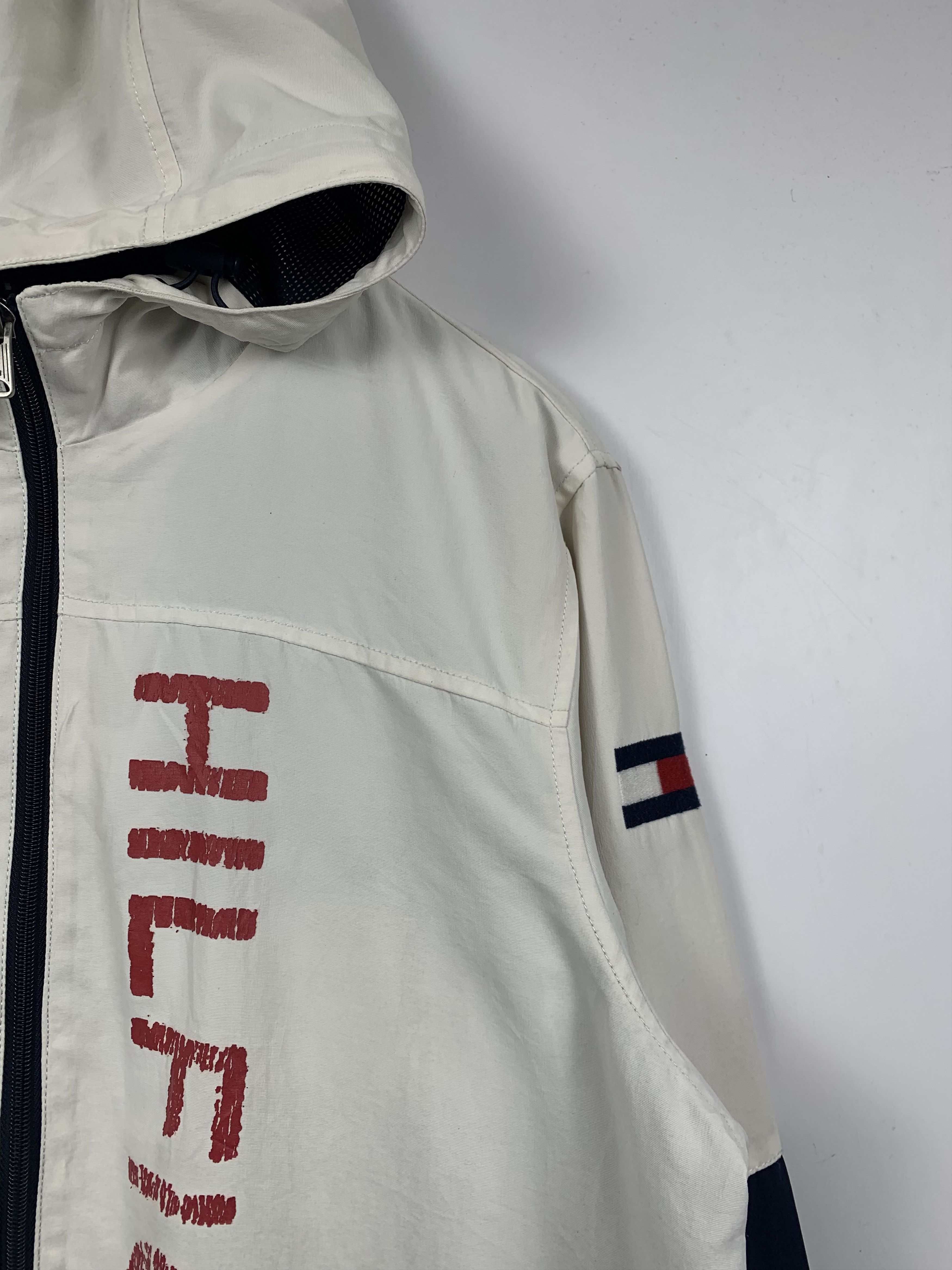 Tommy Hilfiger Vintage Tommy Hilfiger Hoodie Zipper Jacket J1244 Size US L / EU 52-54 / 3 - 7 Thumbnail