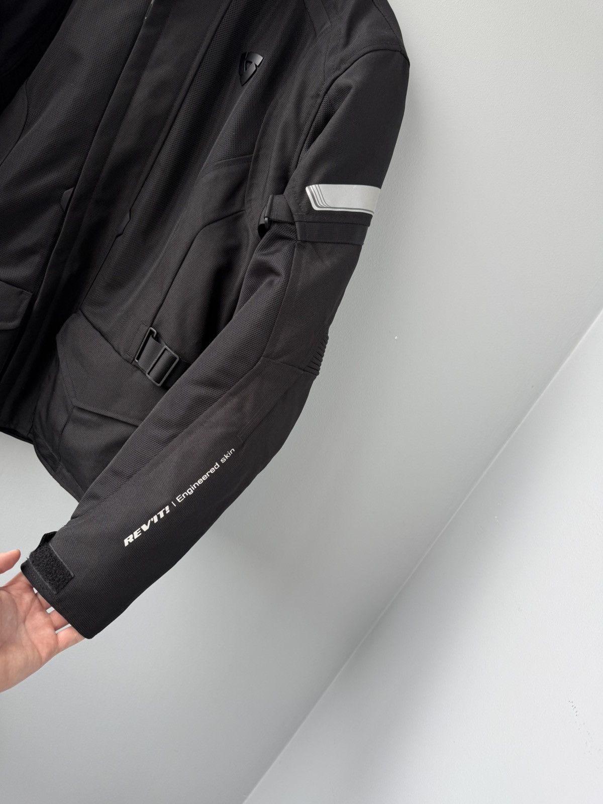 Dainese Revit Enginereed Skip Hydratex Moto Jacket Size US L / EU 52-54 / 3 - 5 Thumbnail