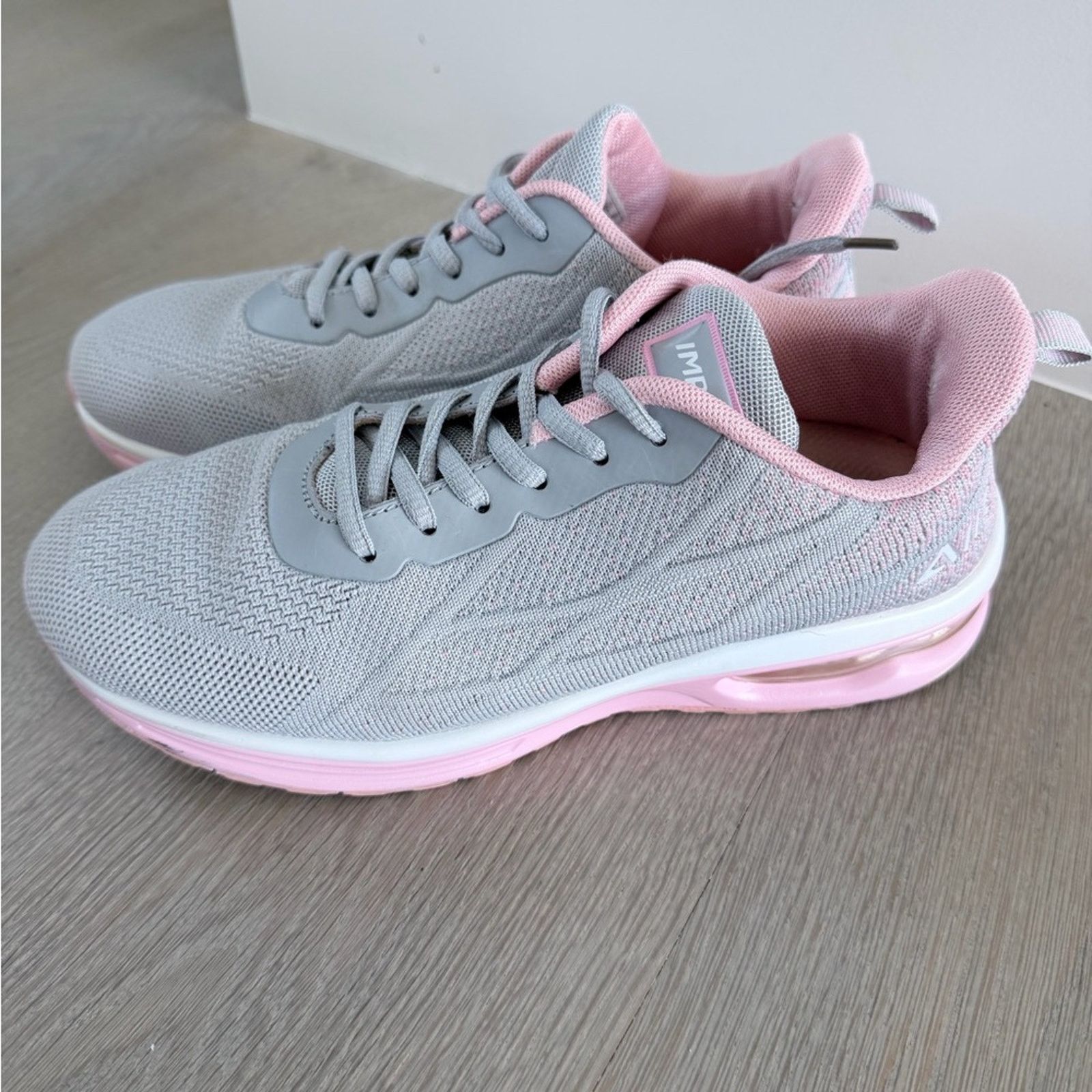 Other Women's Gray and Pink Knit Comfortable Sneakers size 7,5 Size US 7.5 / IT 37.5 - 10 Thumbnail