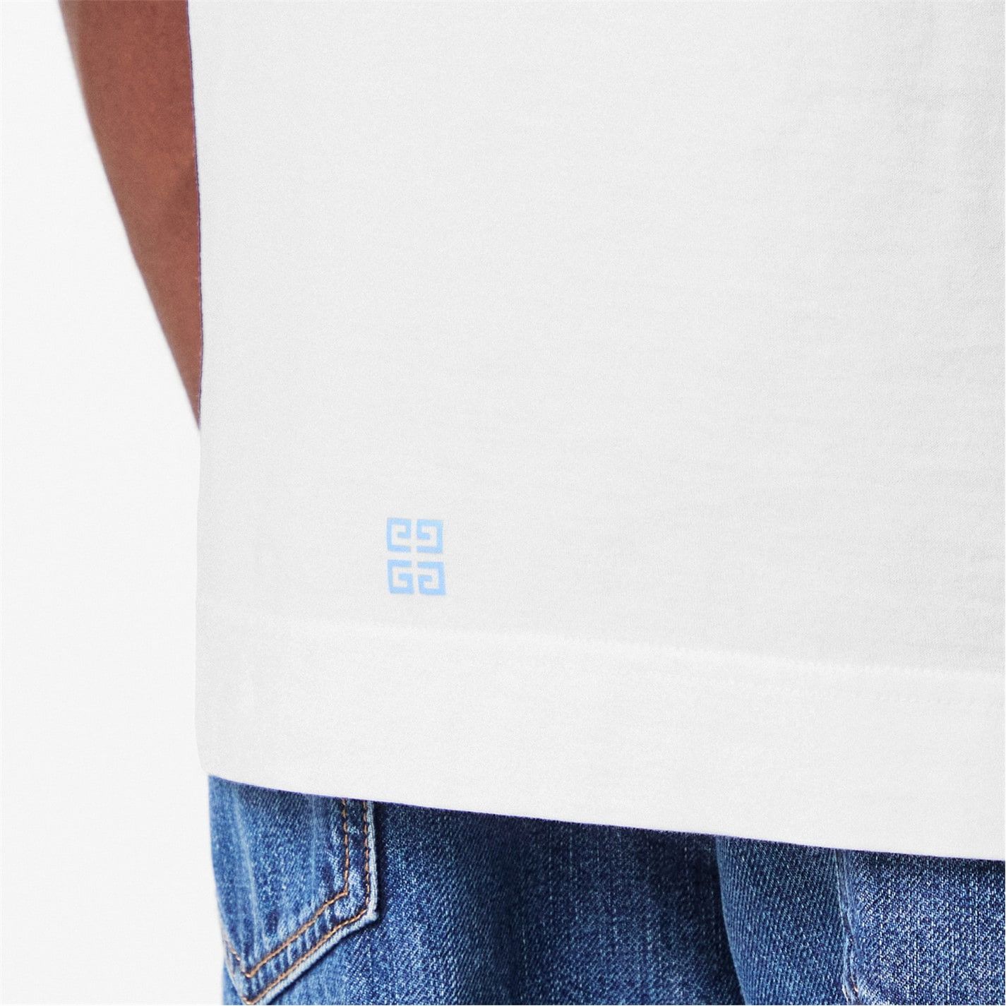 Givenchy o1g2r1mq0426 4G Emblem T-Shirt in White Size US M / EU 48-50 / 2 - 5 Thumbnail