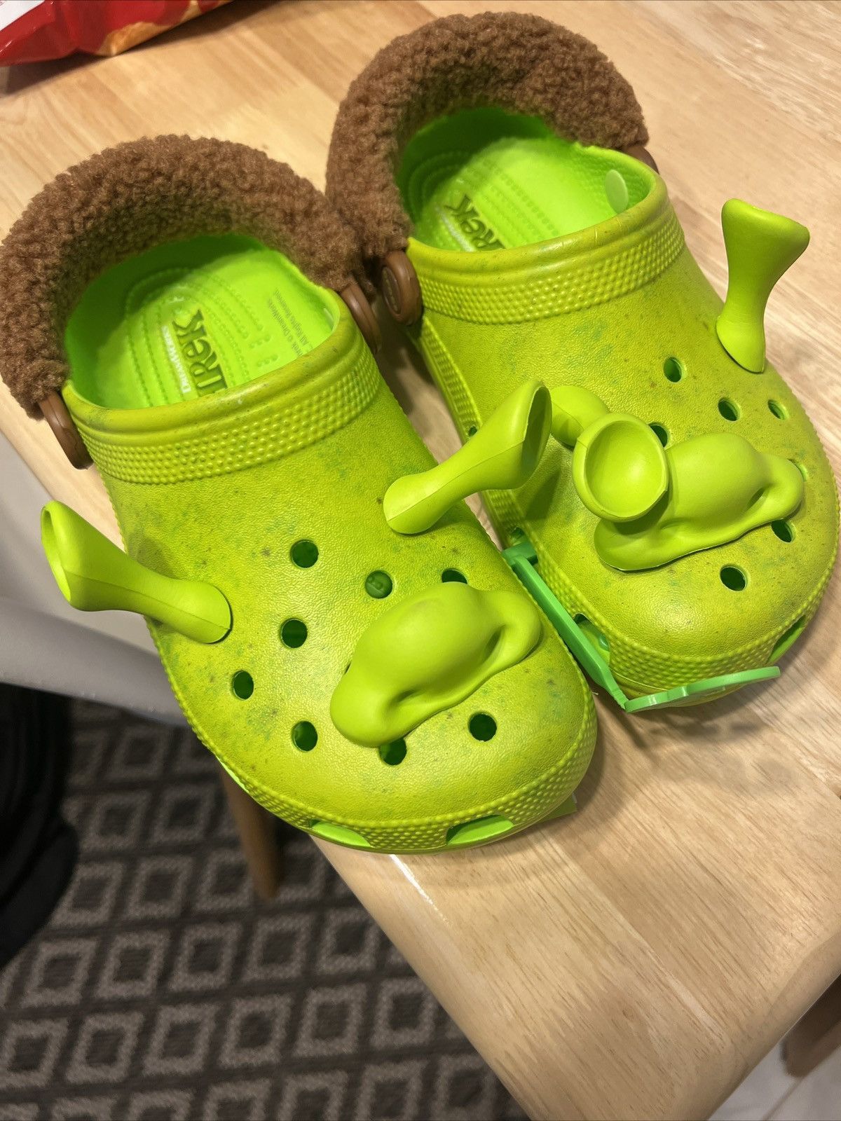 Limited Edition Dreamworks Shrek + Crocs M6 W8 New Lime Green