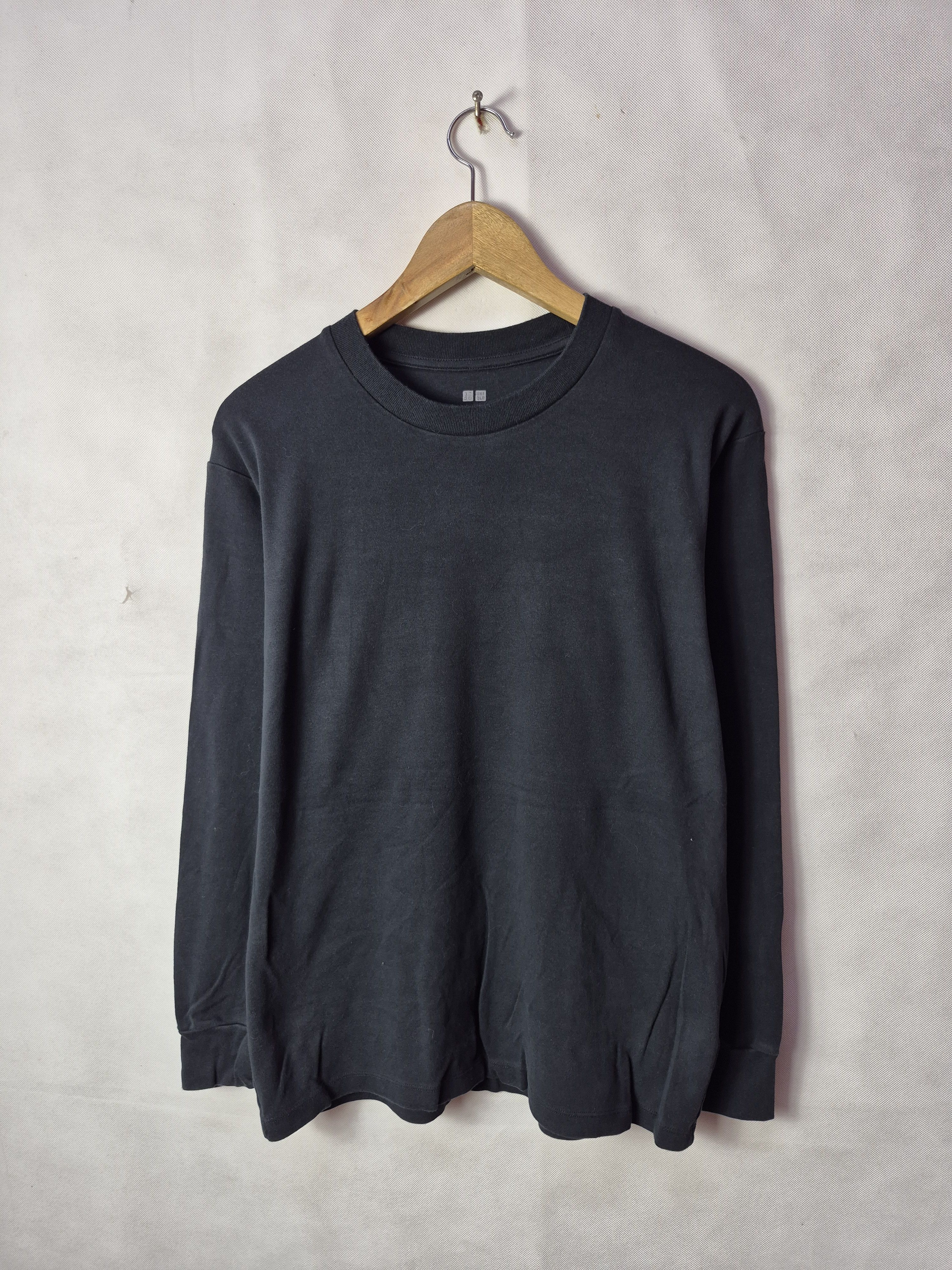 Japanese Brand × Uniqlo 🔥 Uniqlo Plain Black Longsleeves Tee Size US M / EU 48-50 / 2 - 2 Thumbnail