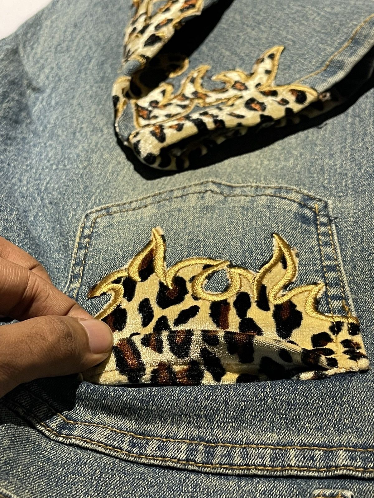 Japanese Brand × Vintage Vintage Denim Leopard Flame Embroidered Distressed Jeans Size 28" / US 6 / IT 42 - 11 Thumbnail