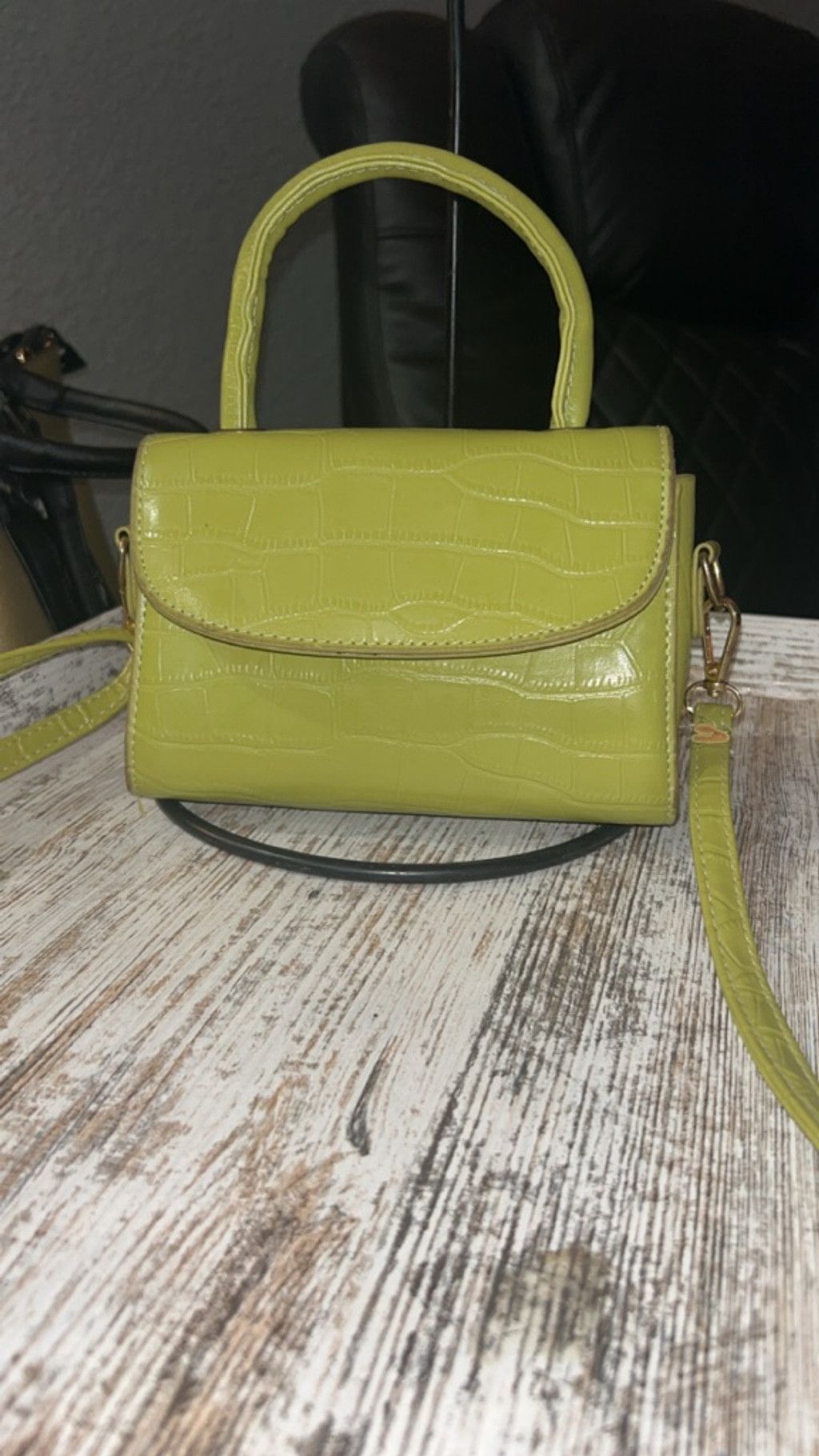 The Unbranded Brand Women's Unbranded Crossbody Bag One Size Lime Green Gold Size ONE SIZE - 1 Thumbnail