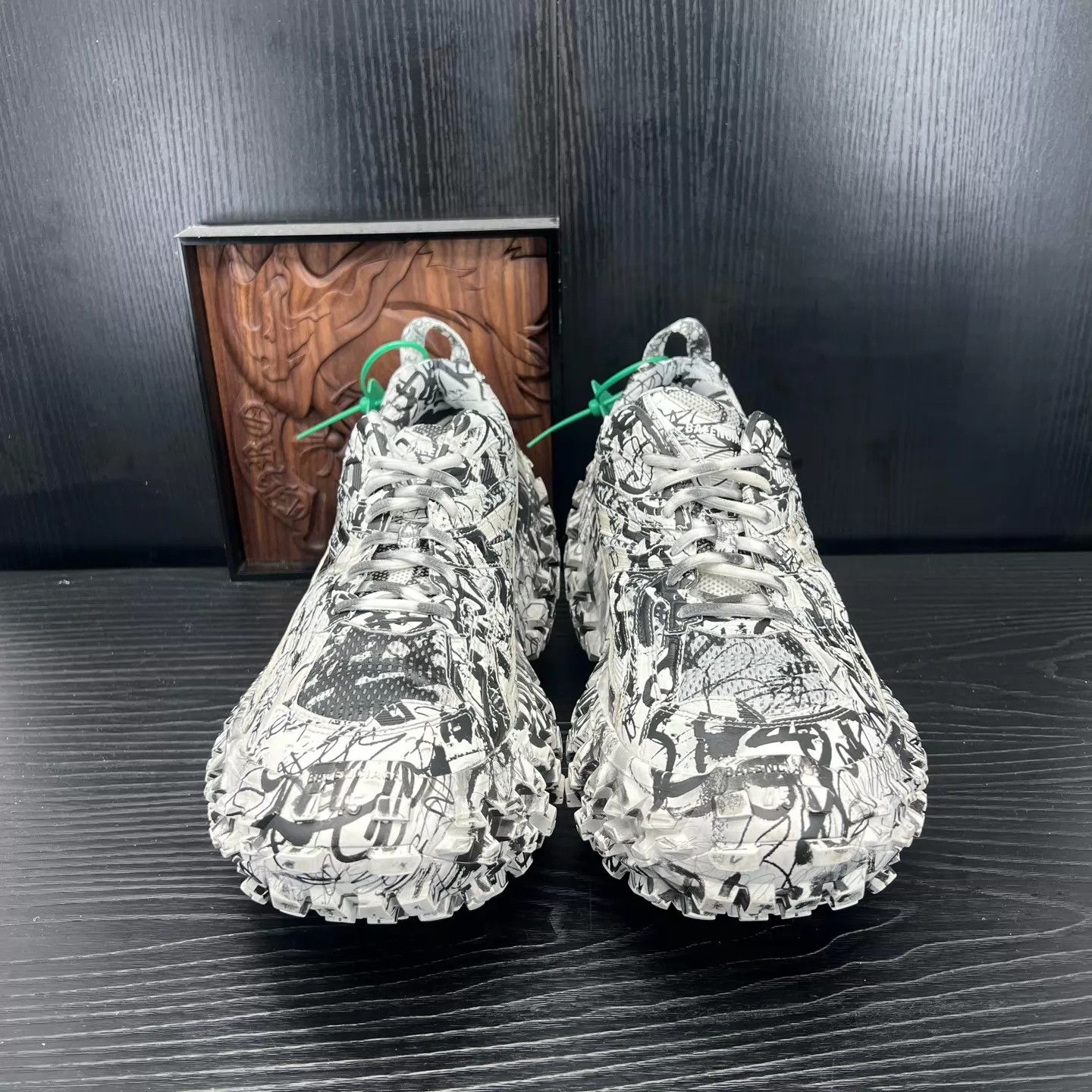 Balenciaga Balenciaga Tire Sneaker Doodle Print 45 Worn Once Like New Size US 12 / EU 45 - 2 Thumbnail