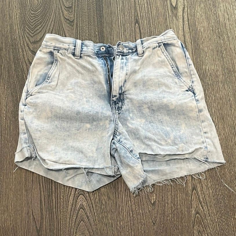 American Eagle Outfitters American Eagle Mom Shorts High Rise Denim Raw Hem Blue Sz 6 Size 28" / US 6 / IT 42 - 1 Thumbnail