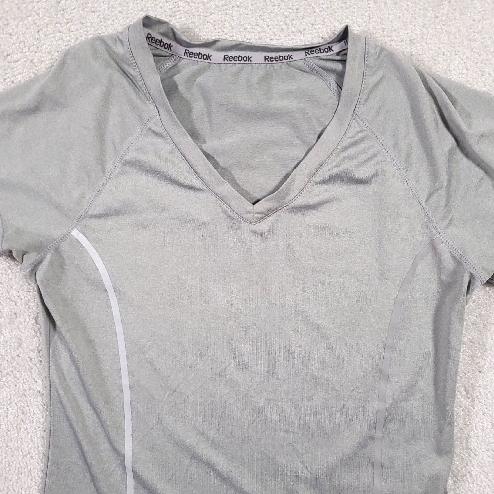 Reebok Reebok Shirt XS Gray Active Wear Running Reflective Short Sleeve Tee Women's Size XS / US 0-2 / IT 36-38 - 3 Thumbnail