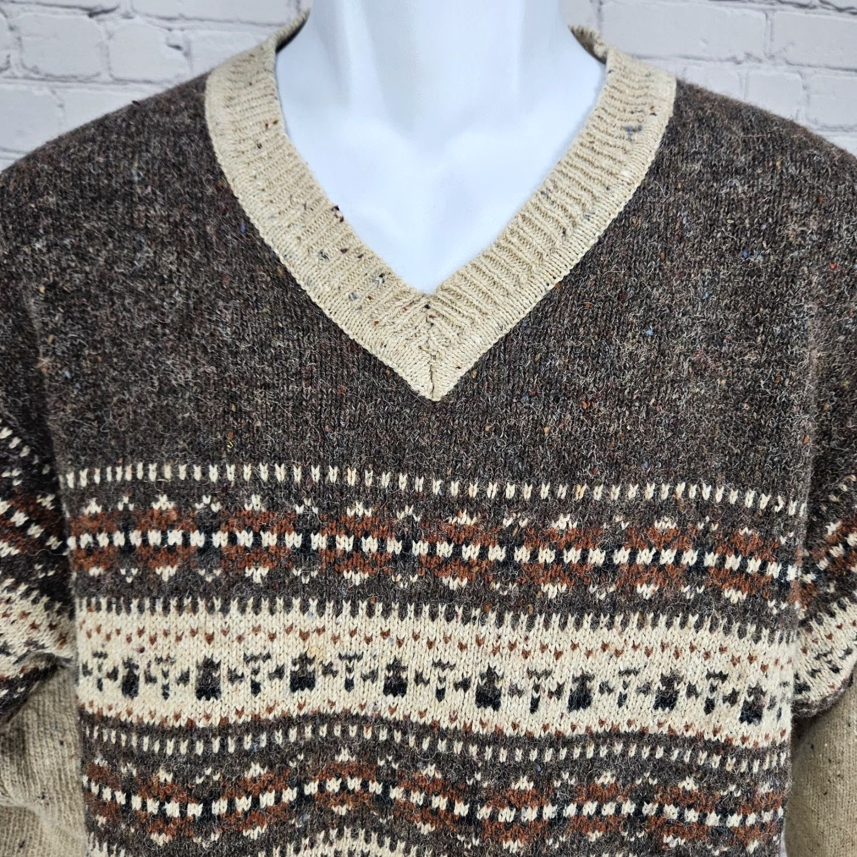 Vintage VINTAGE Arizona Jean Co Brown Wool Blend Knit Fair Isle Pullover V Neck Sweater M Mens Pullover Knit Wool Fair Isle Brown M Size US M / EU 48-50 / 2 - 7 Thumbnail
