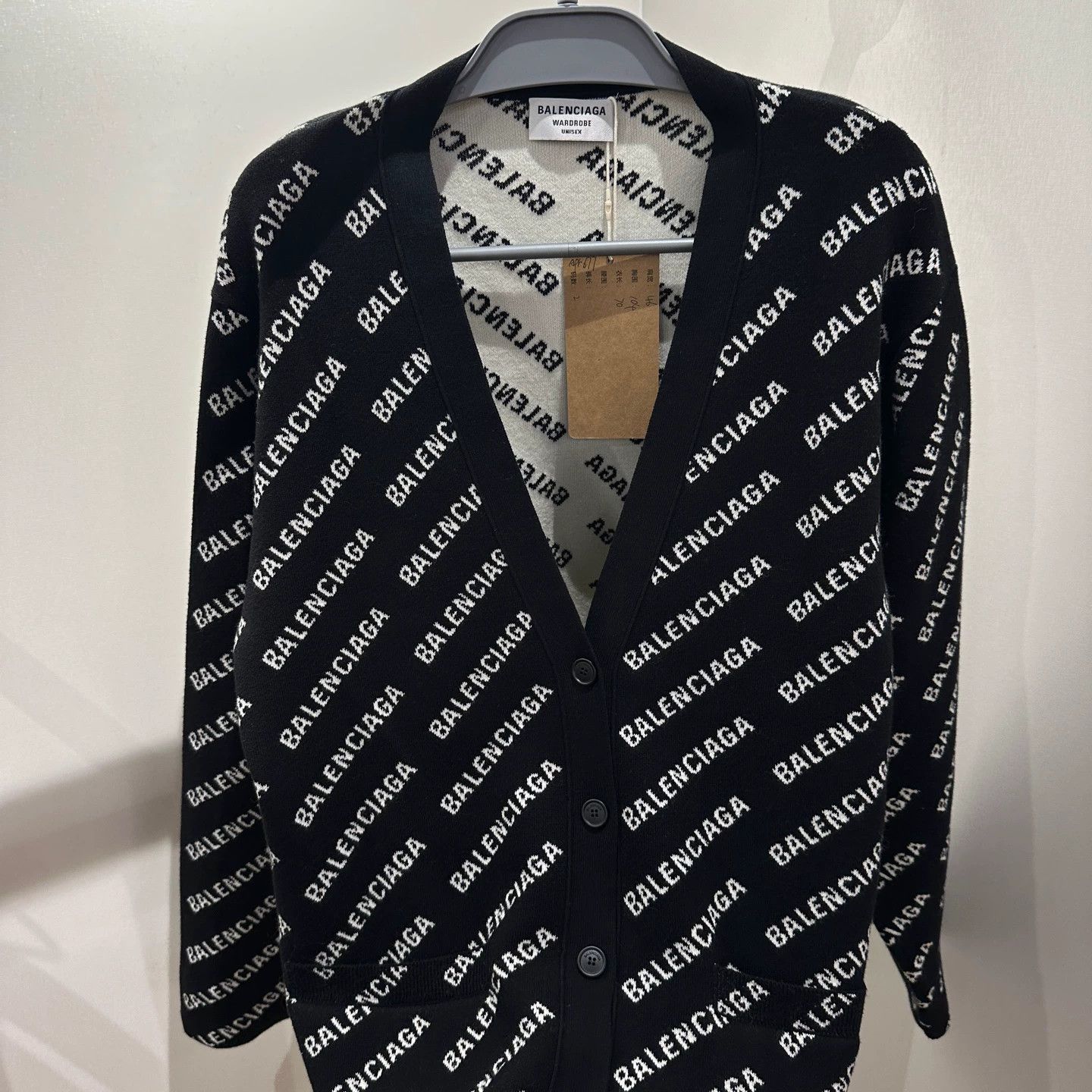 Balenciaga Balenciaga All - Over Slogan Letter Knit Cardi Size 2 Size US M / EU 48-50 / 2 - 6 Thumbnail