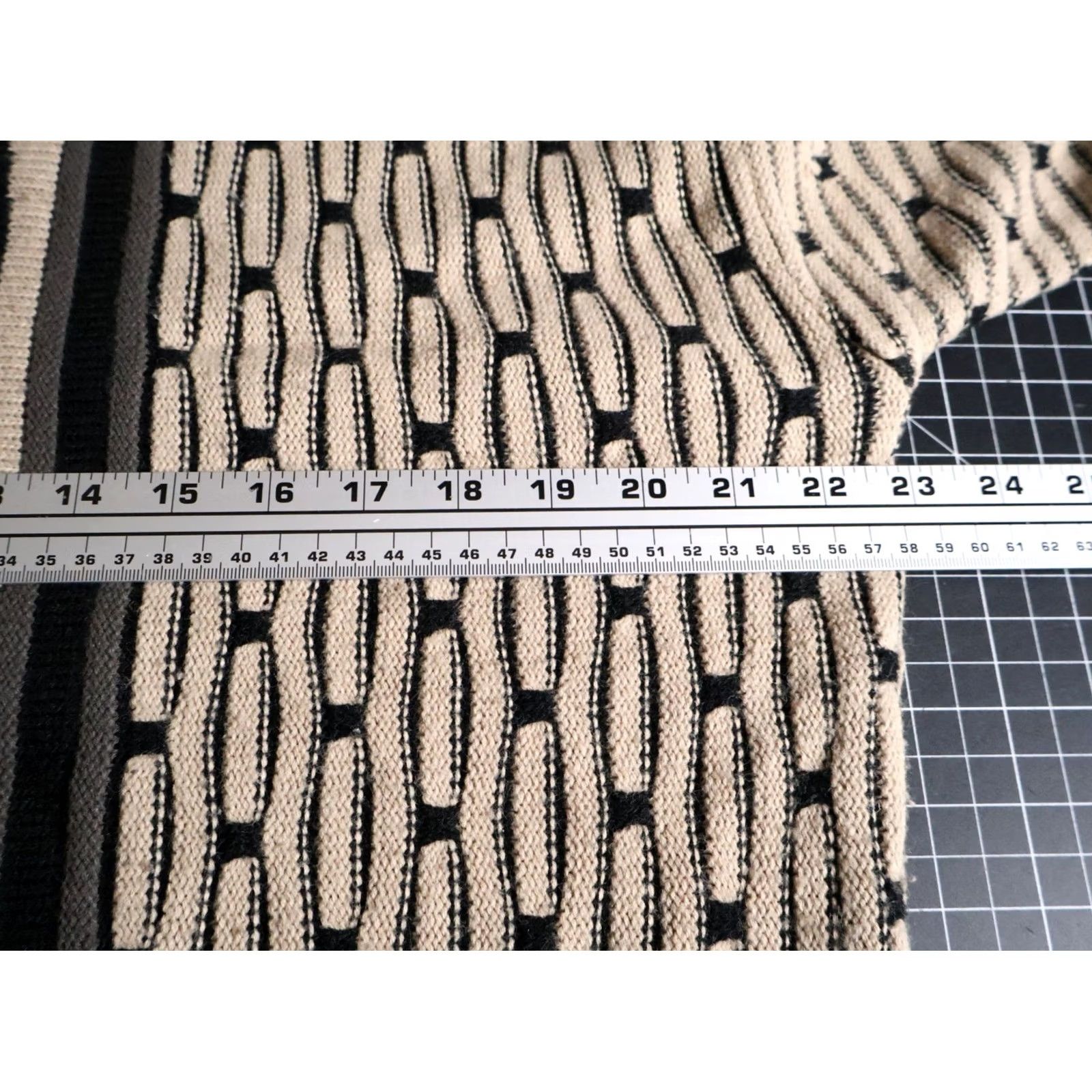 Vintage VINTAGE 90s Dad Style Sweater John Blair Pullover Geometric Pattern Beige XL Mens Regular Knit Crew Neck Lightweight Chunky-Knit Size US XL / EU 56 / 4 - 5 Thumbnail
