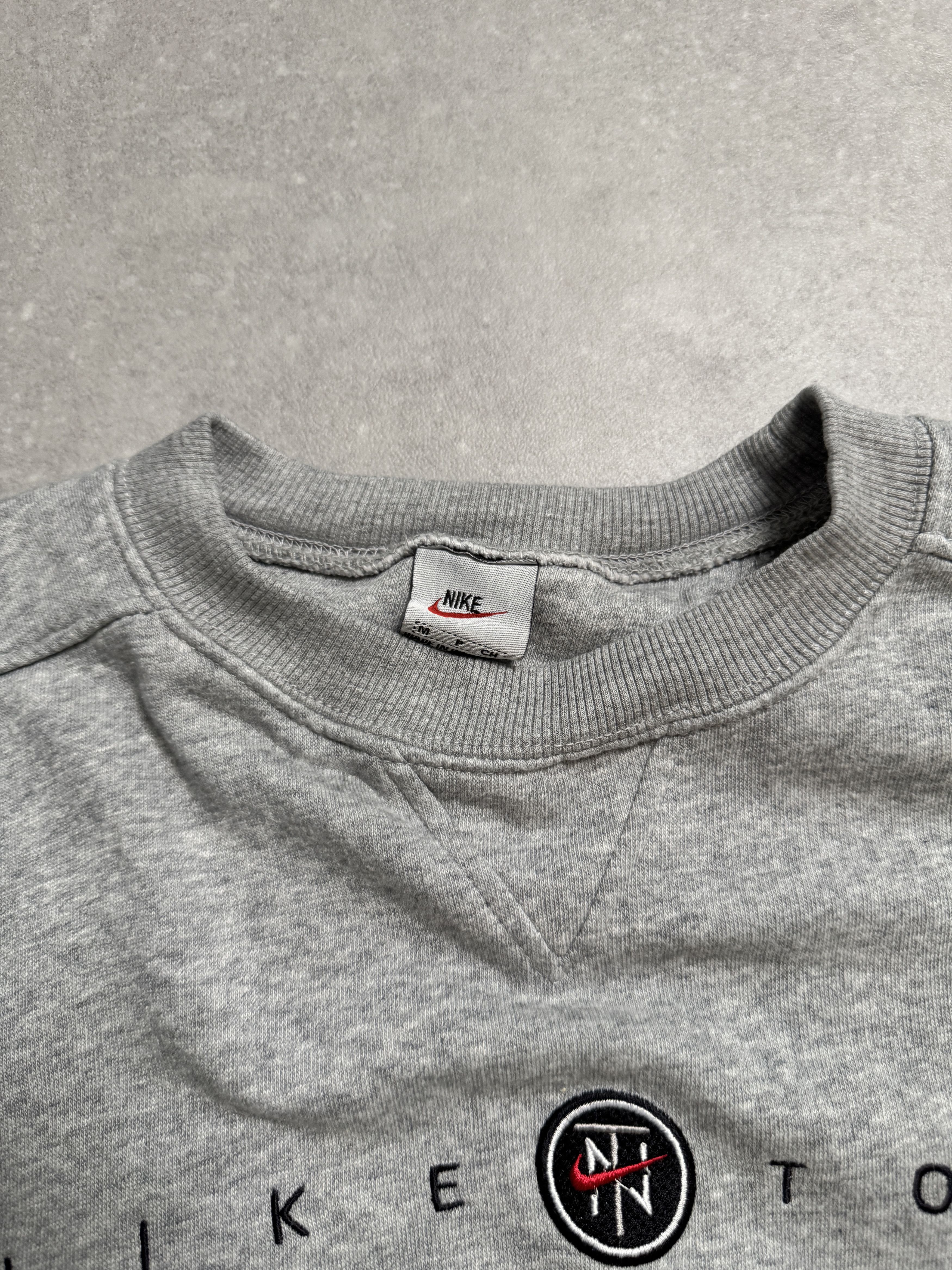 Nike Nike Sweater M Vintage streetwear y2k Size US M / EU 48-50 / 2 - 3 Thumbnail