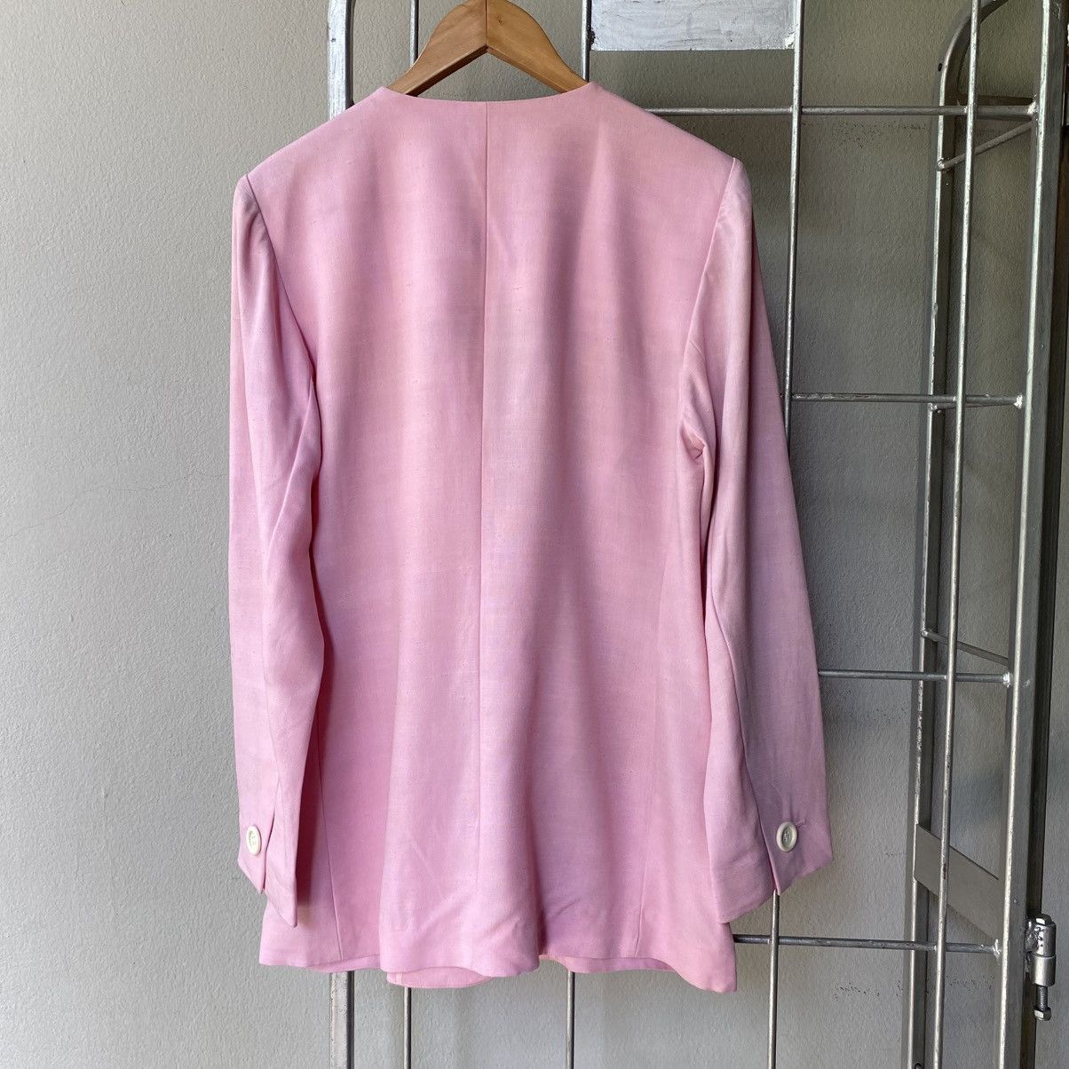 Yves Saint Laurent YVES Saint Laurent Sweet Pink Silk Blazer with White Collar Size M / US 6-8 / IT 42-44 - 19 Thumbnail