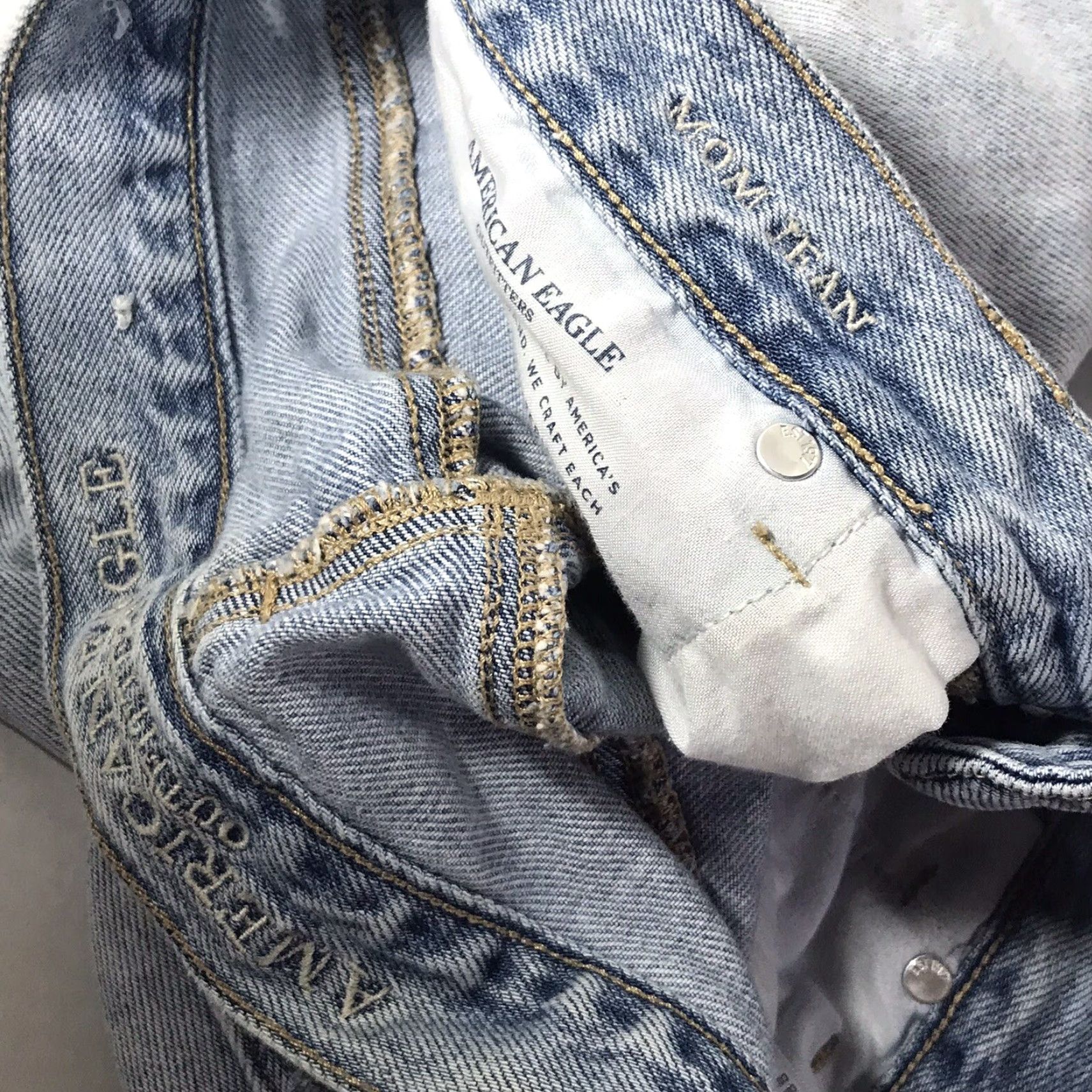 American Eagle Outfitters VINTAGE American Eagle Outfitters Women's Mom Jean Shorts Size 12 Blue Denim Casual Summer Size 34" / US 12 / IT 48 - 3 Thumbnail