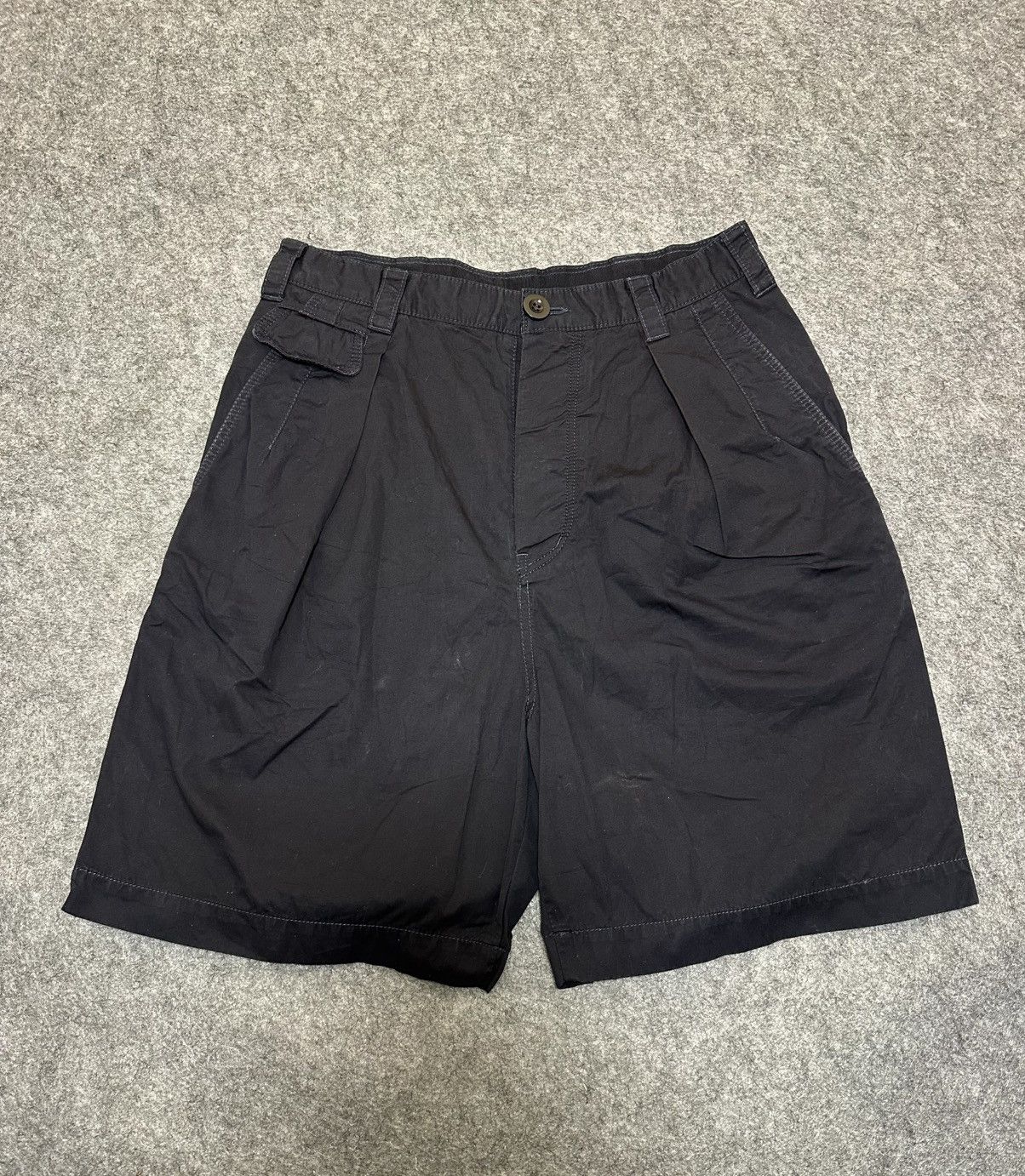 Sacai Sacai pleated shorts in black. Size US 32 / EU 48 - 1 Thumbnail