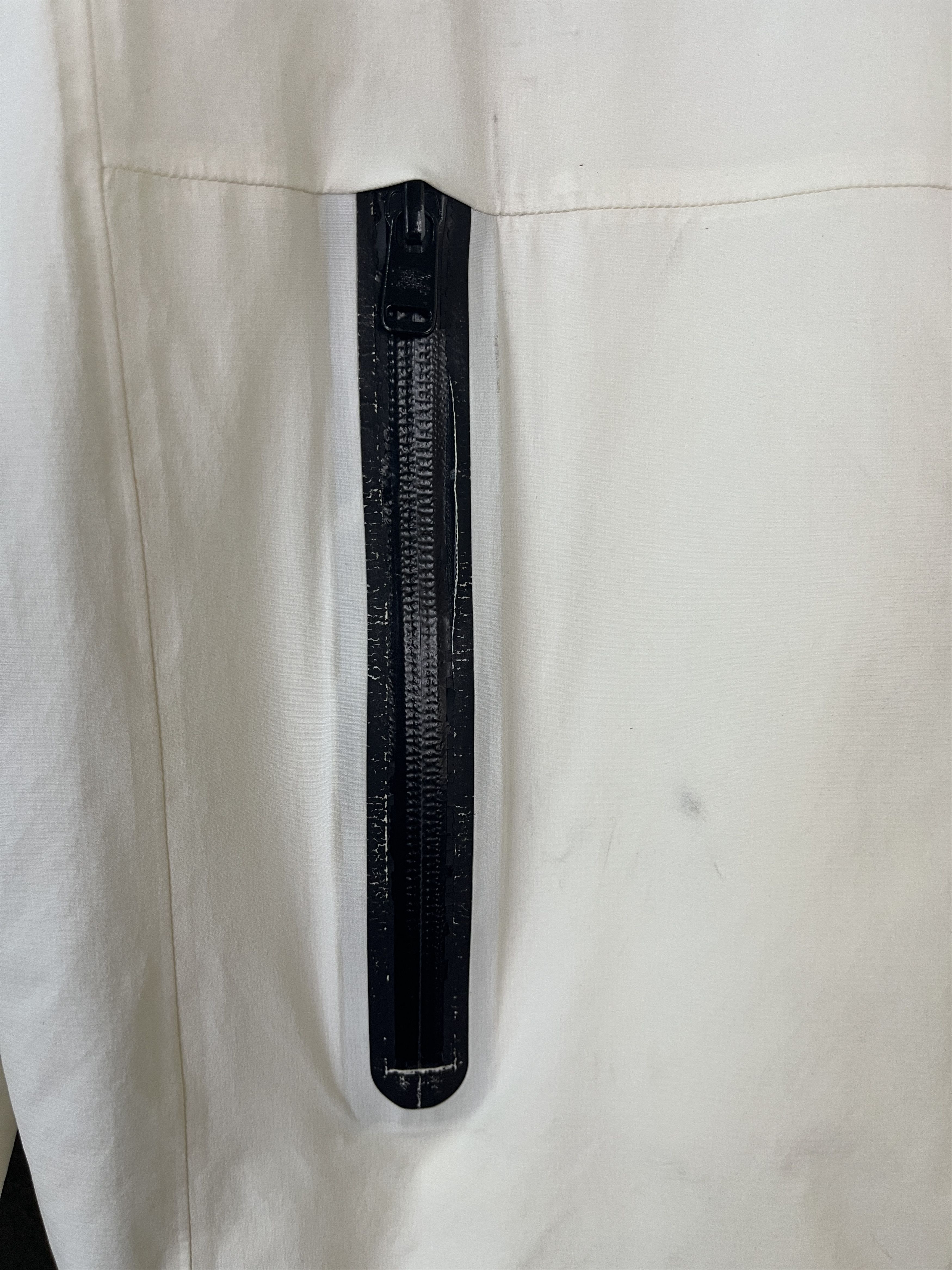 Burberry Burberry Golf Waterproof Windbreaker White Jacket Size US M / EU 48-50 / 2 - 15 Thumbnail