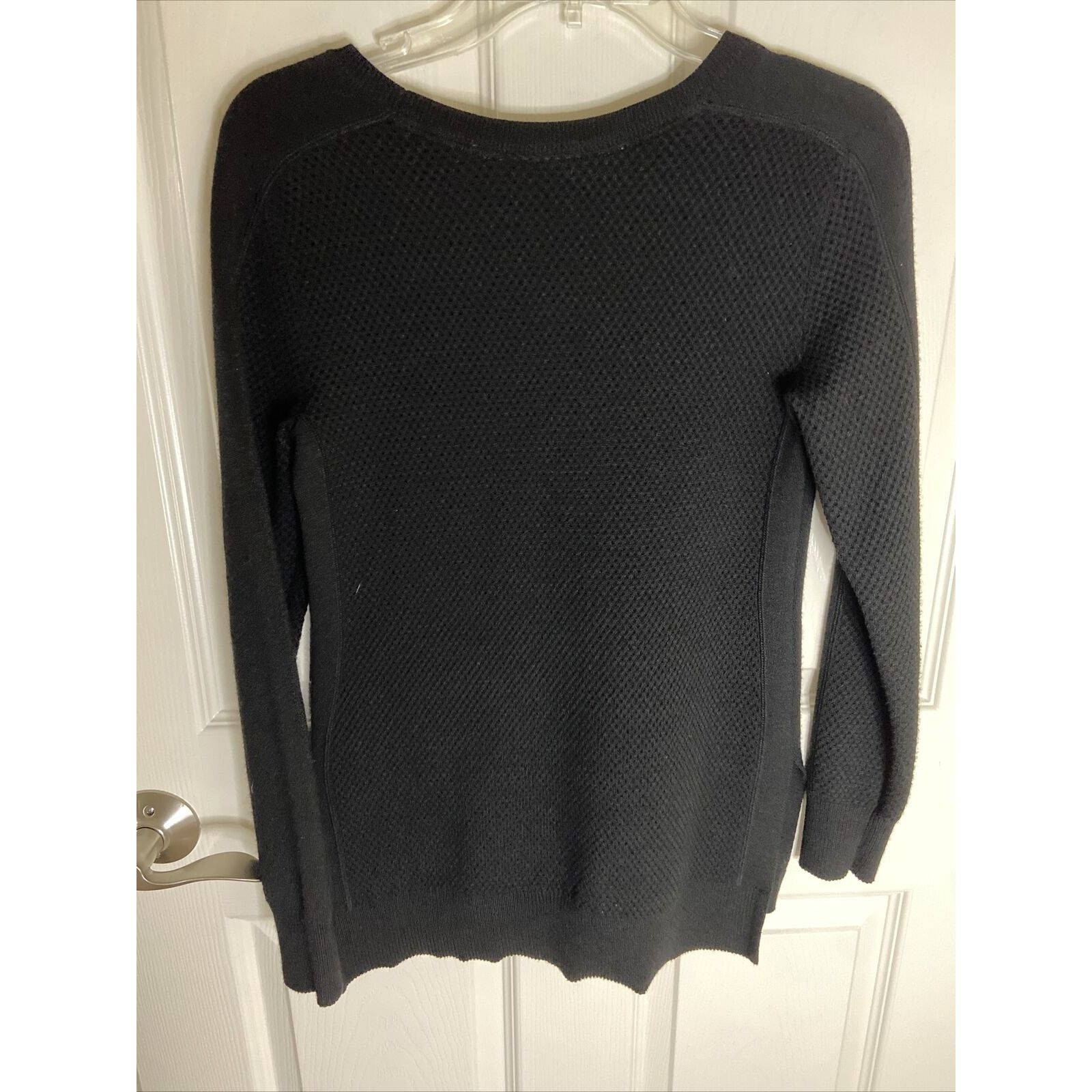 Athleta Athleta Sweater XXS Black Wool Blend Honeycomb Pullover Size XXS / US 00 / IT 34 - 5 Thumbnail