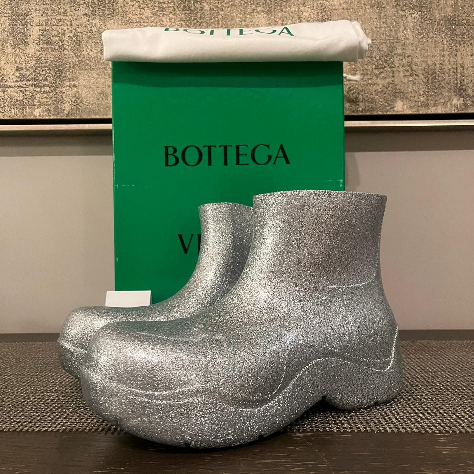 Bottega Veneta o1rshd1 Puddle Ankle Boots Spark Rubber in Silver Size US 10 / EU 43 - 2 Thumbnail