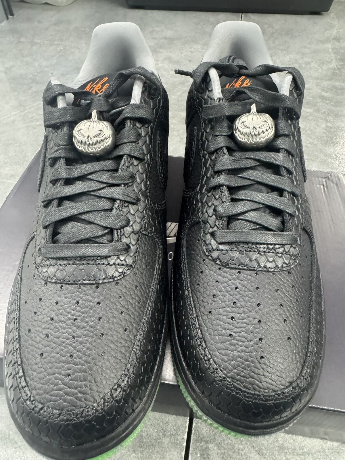 Nike Nike Air Force 1 Halloween PRM Size US 11 / EU 44 - 2 Thumbnail