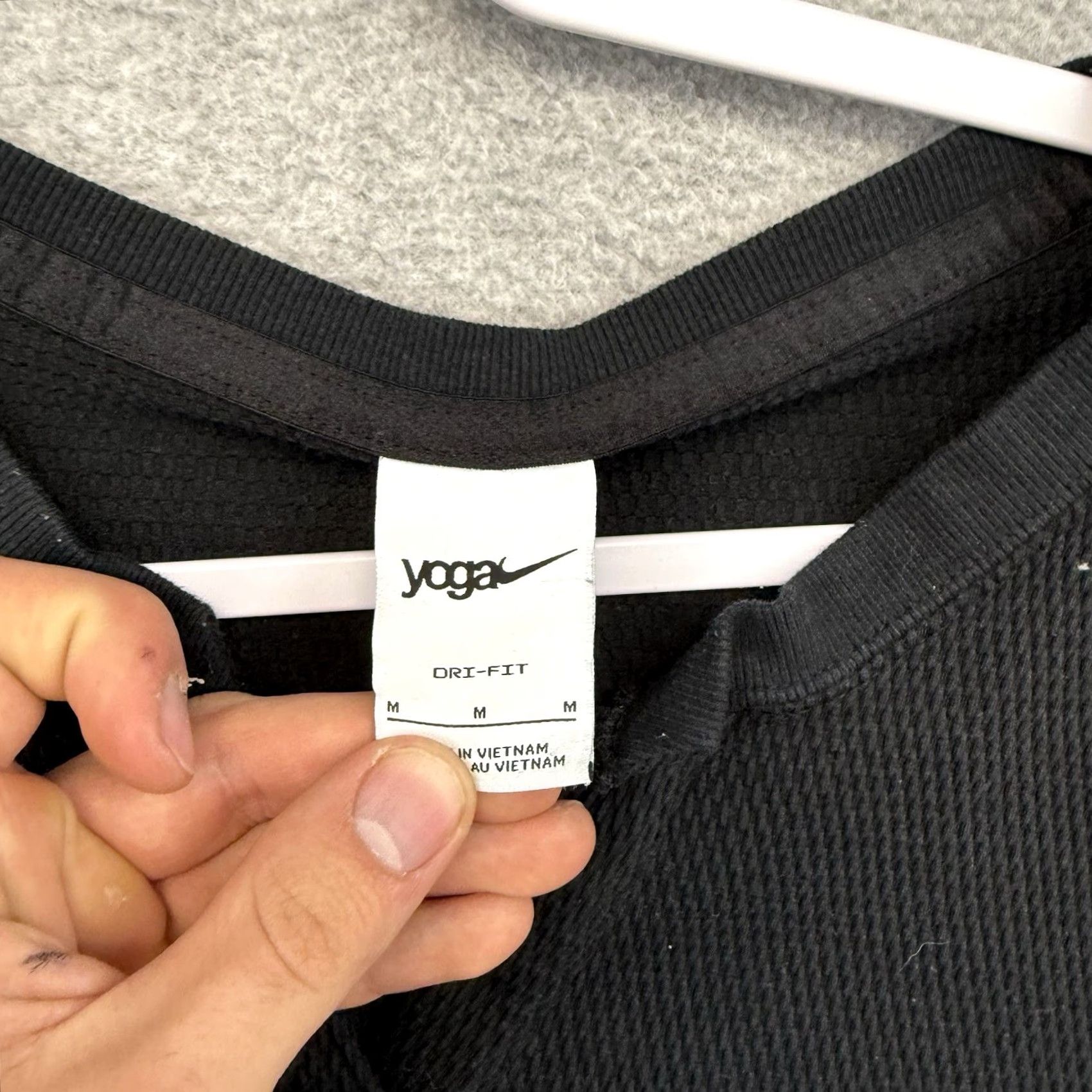 Nike Nike Dri-Fit Womens Yoga Luxe Top Shirt M Black Long Sleeve Pullover Casual Activewear Size M / US 6-8 / IT 42-44 - 4 Thumbnail