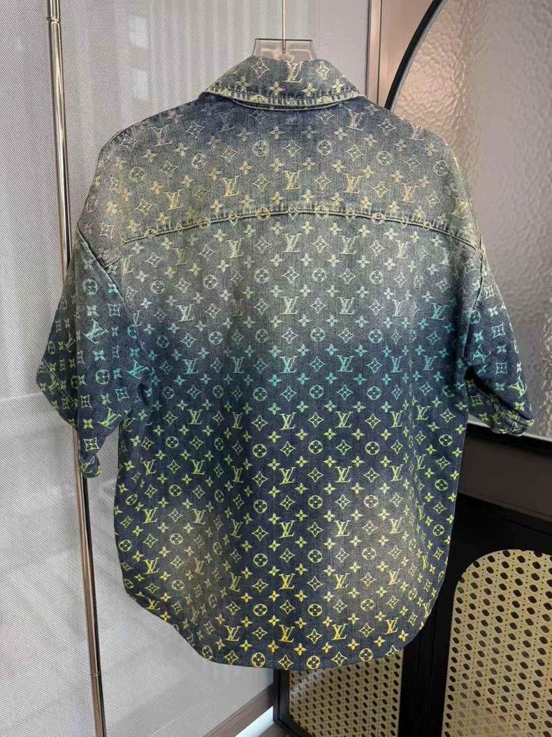 Louis Vuitton Louis Vuitton Color gradient denim short sleeve shirt Size US L / EU 52-54 / 3 - 4 Thumbnail
