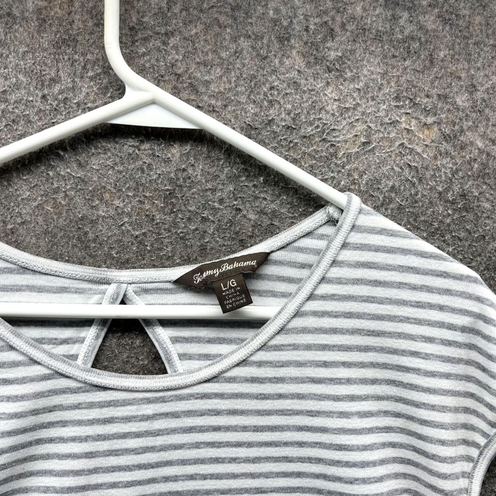 Tommy Bahama VINTAGE Tommy Bahama Shirt Womens Large Gray White Stripe Cap Sleeve Keyhole Back Top Size L / US 10 / IT 46 - 5 Thumbnail