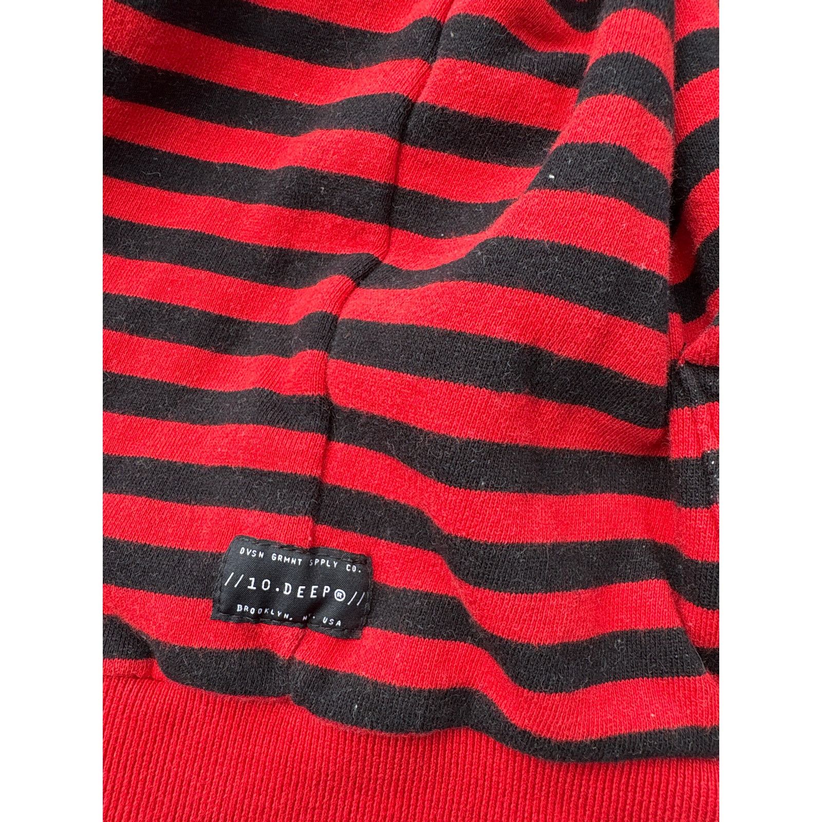 10 Deep Sound Fury Hoody 10 deep 10th division red black stripe XXL Size US XXL / EU 58 / 5 - 3 Thumbnail