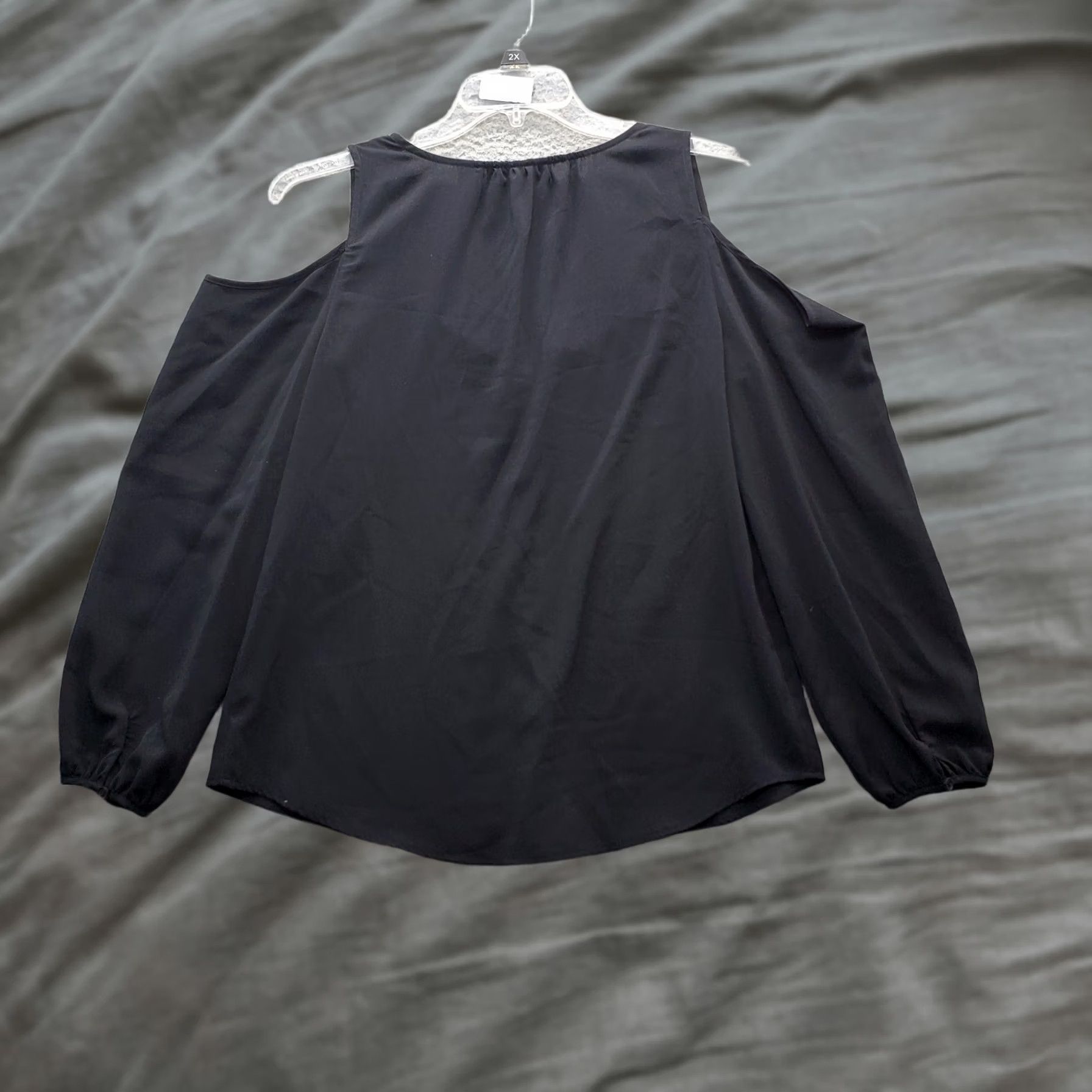 Vintage INC International Concepts Blouse Womens Size 10 Black Cold Shoulder Inside Button Up Size L / US 10 / IT 46 - 1 Thumbnail
