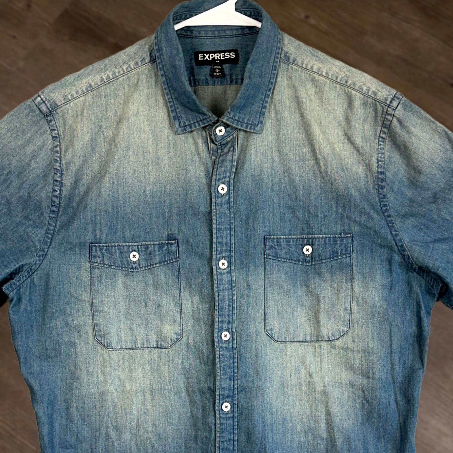 Express Express Denim Shirt Button Up Mens Large 16-16.5 Blue Acid Washed Pocket Casual Size US L / EU 52-54 / 3 - 1 Thumbnail