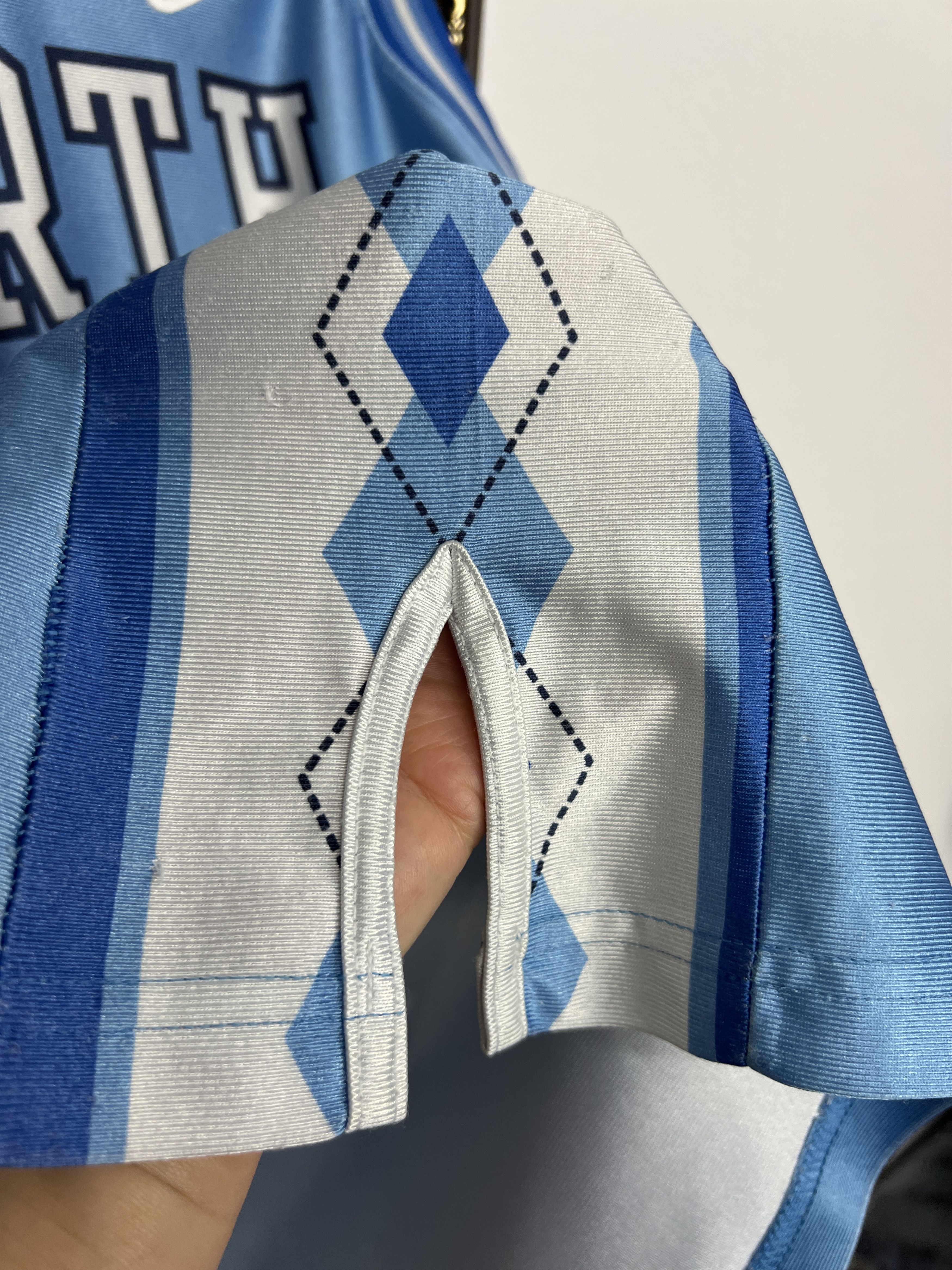 Nike Vintage UNC North Carolina Tar Heels Vince Carter #15 Jersey Size US S / EU 44-46 / 1 - 5 Thumbnail
