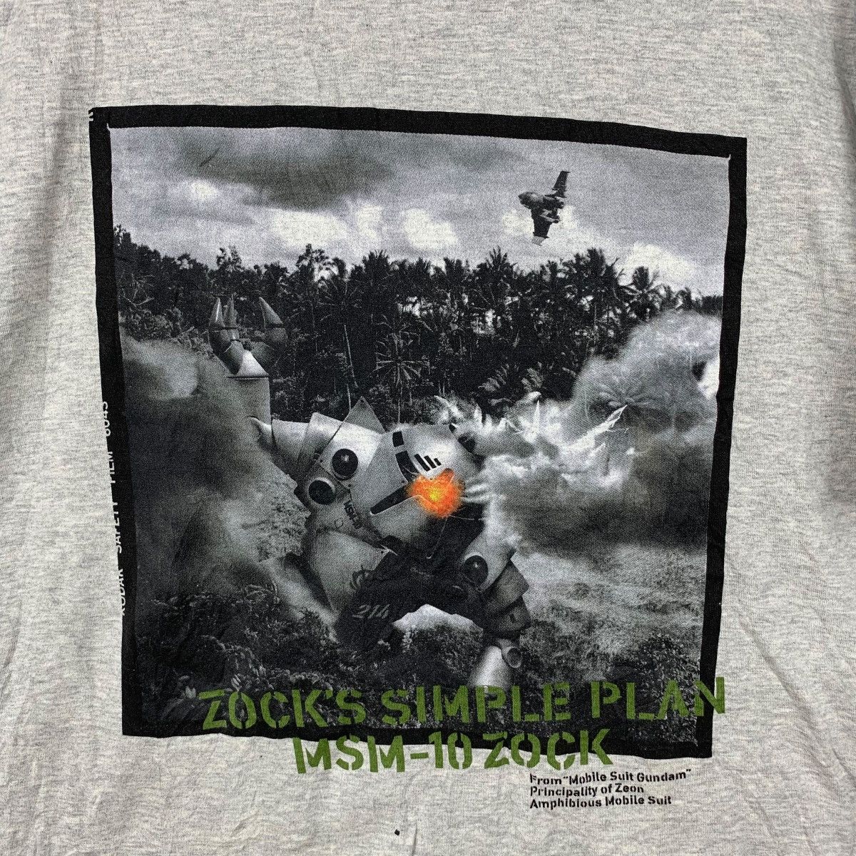 Uniqlo MOBILE SUIT GUNDAM x UNIQLO Zocks Tee Shirt Size US XL / EU 56 / 4 - 2 Thumbnail